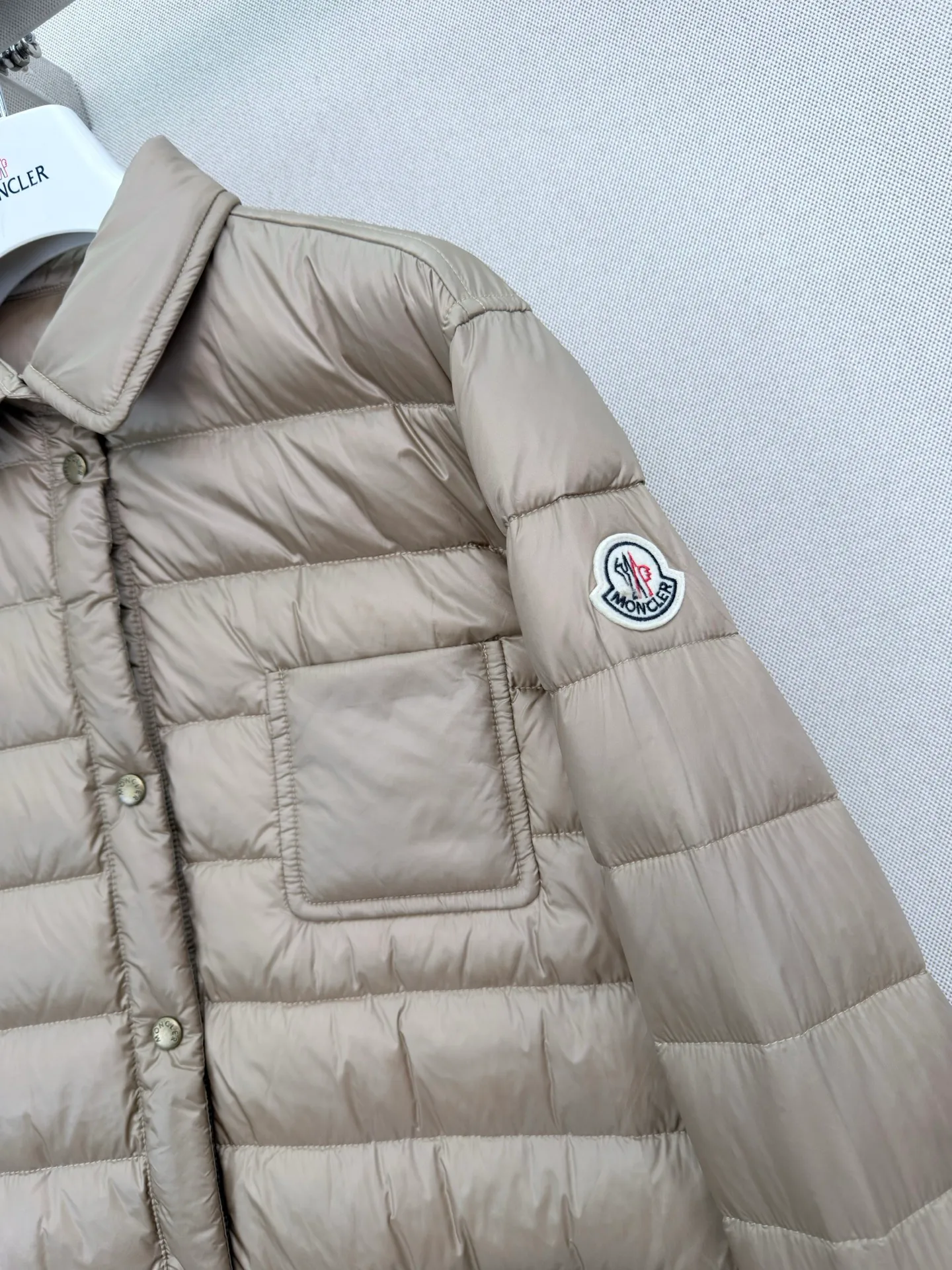 Women's Jackets And Down Jackets MONCLER 18108514