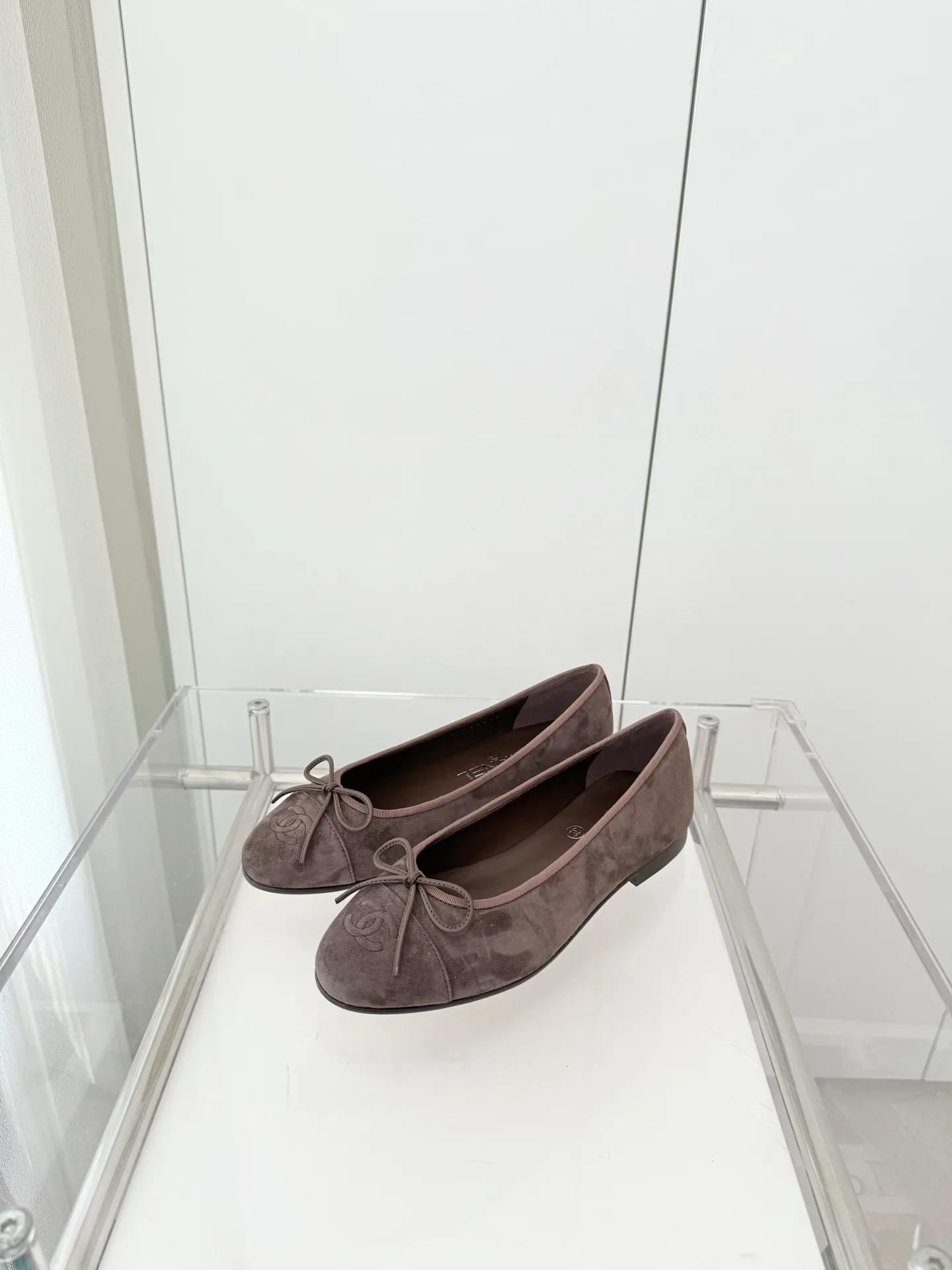 Women's Ballet Flats CHANEL 18120820