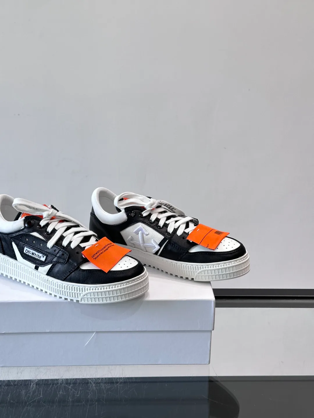 Women's Sneakers OFF-WHITE 18102422