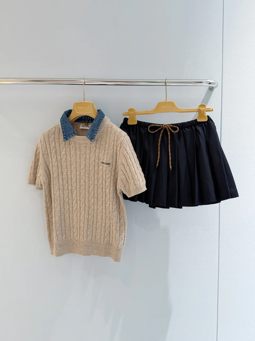 Women's Jumpers And Sweaters MIU MIU 17462060