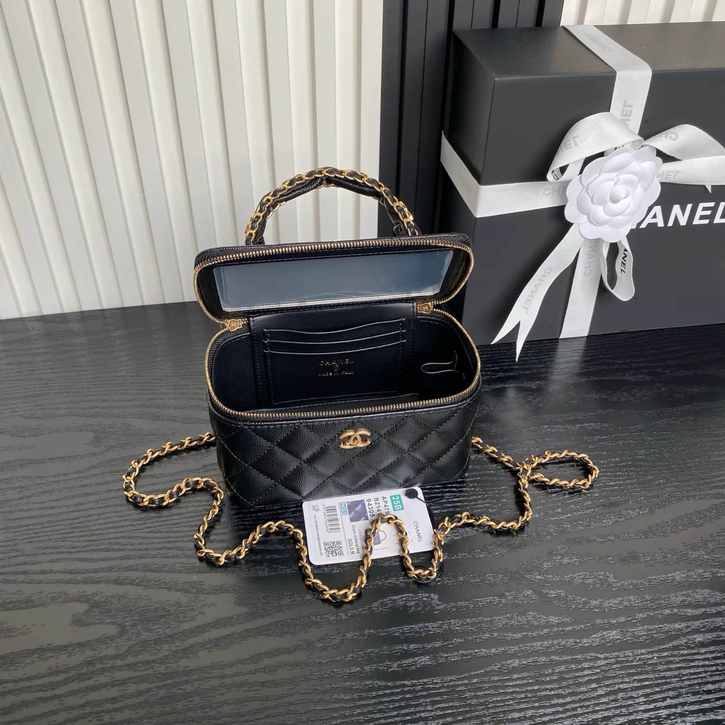 Women's Classic Handbags CHANEL 17364571