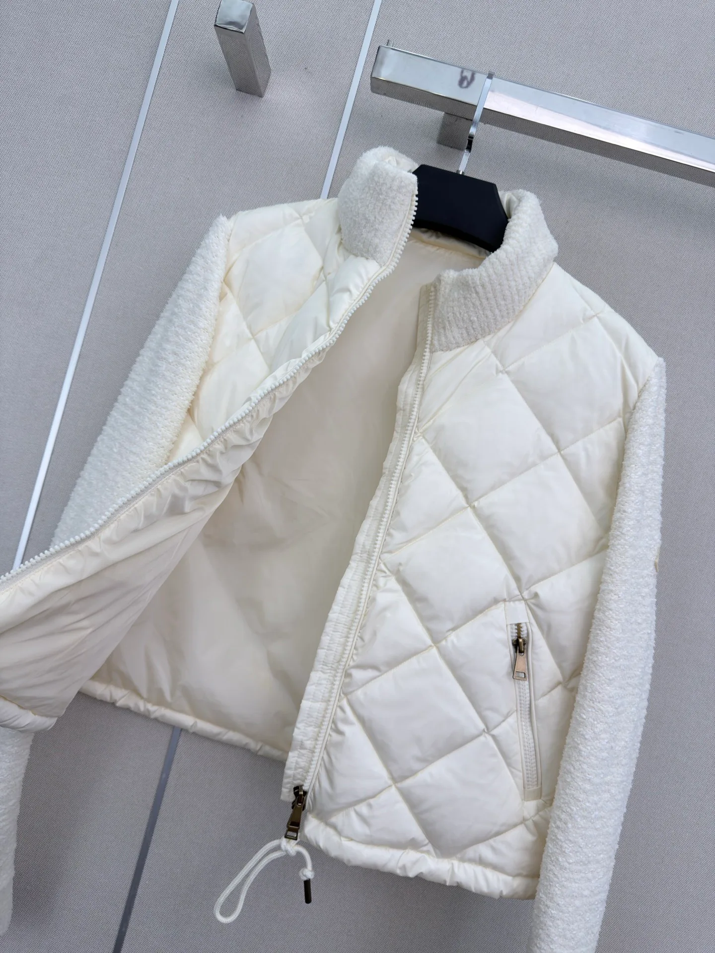 Women's Jackets And Down Jackets MONCLER 18023496