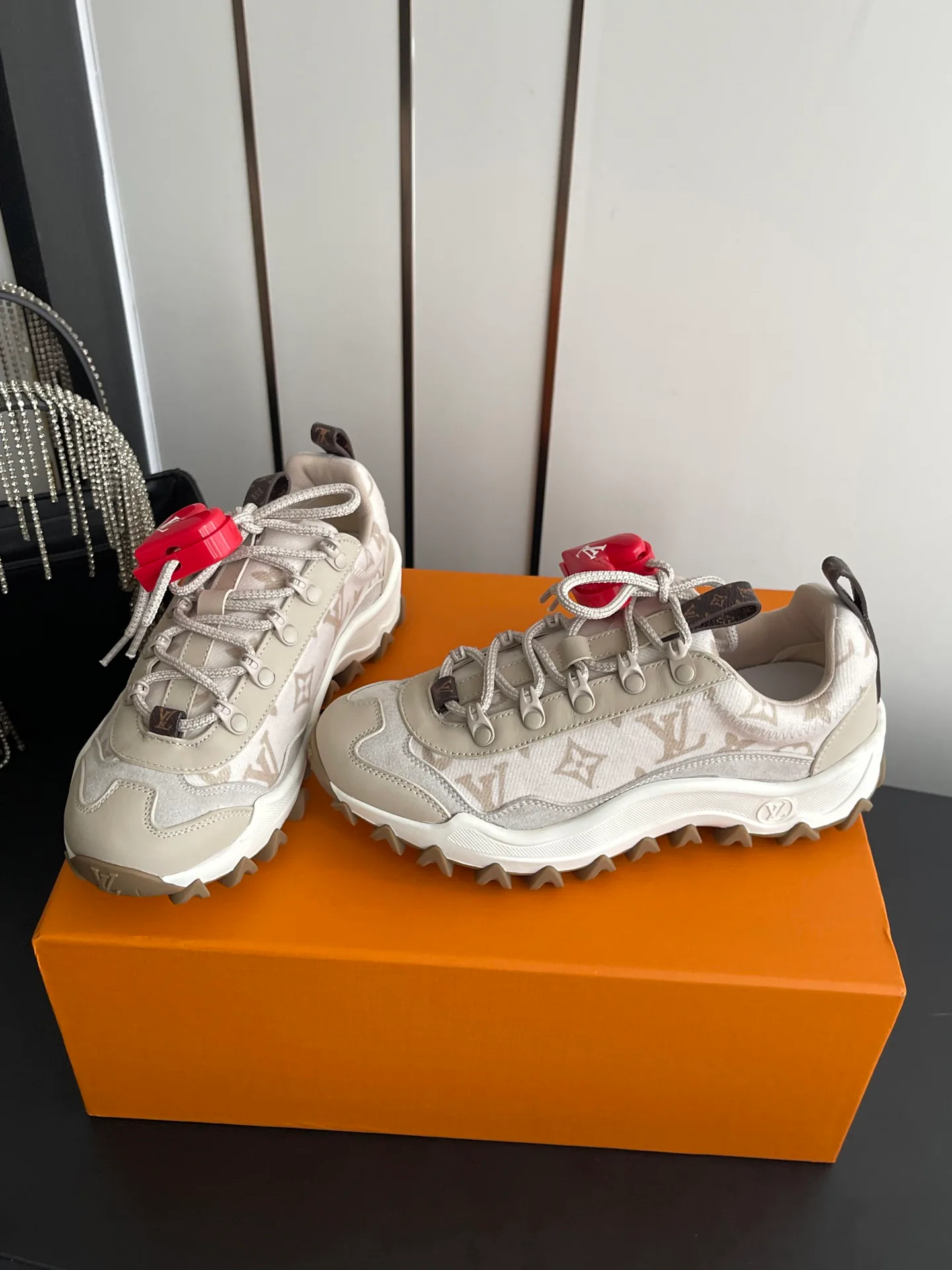 Women's Sneakers LOUIS VUITTON 17554377