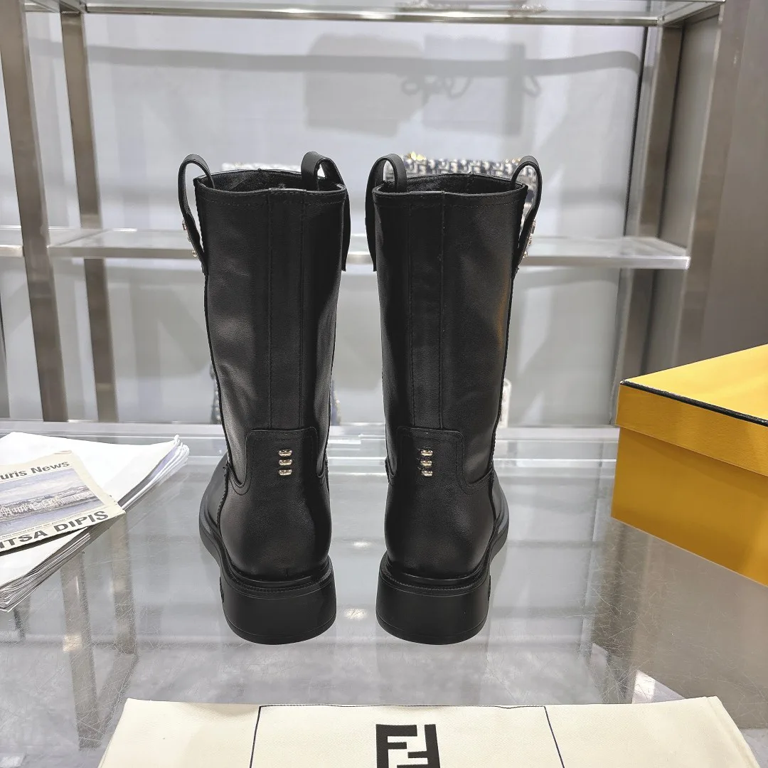 Women's Boots FENDI 18264001