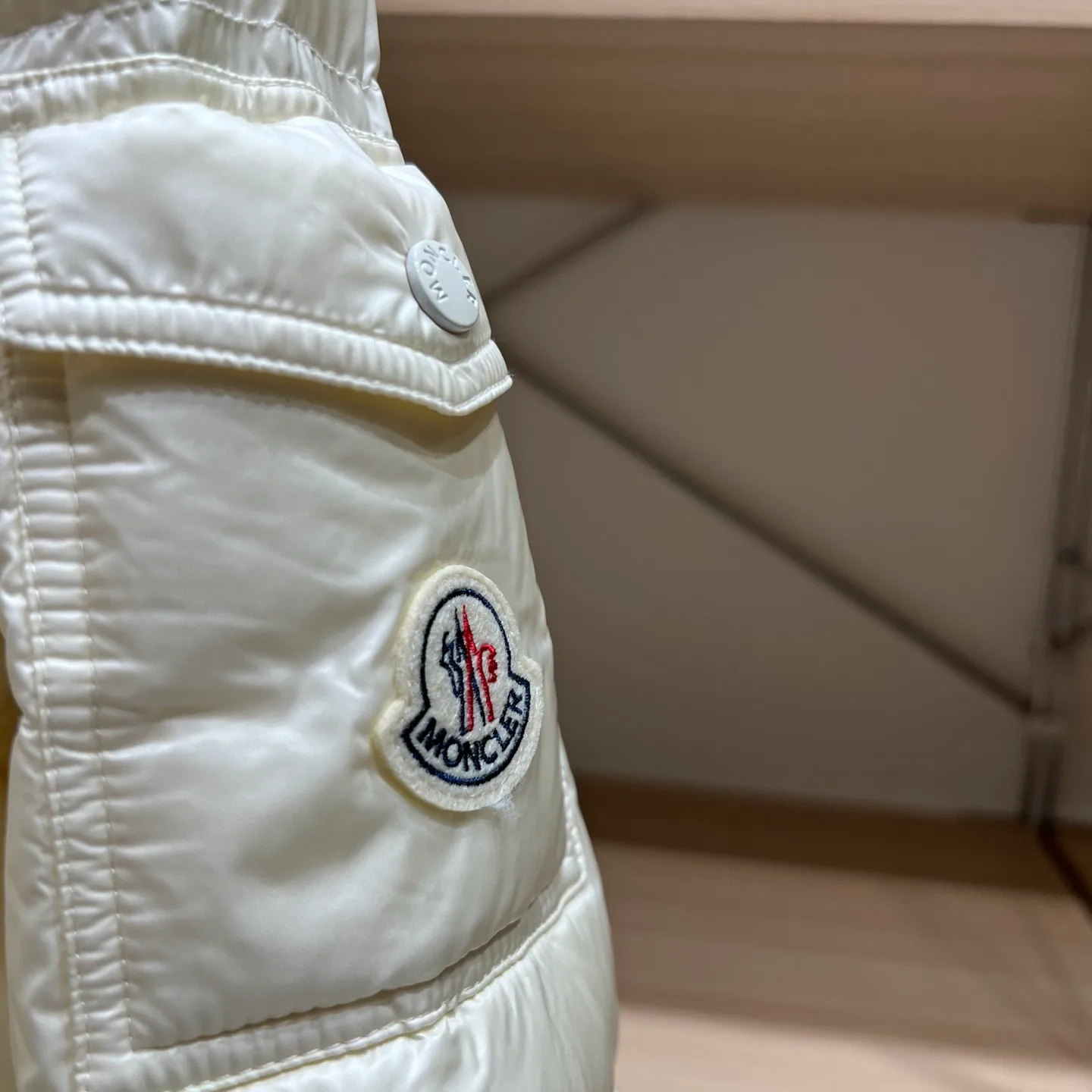 Women's Jackets And Down Jackets MONCLER 18043628