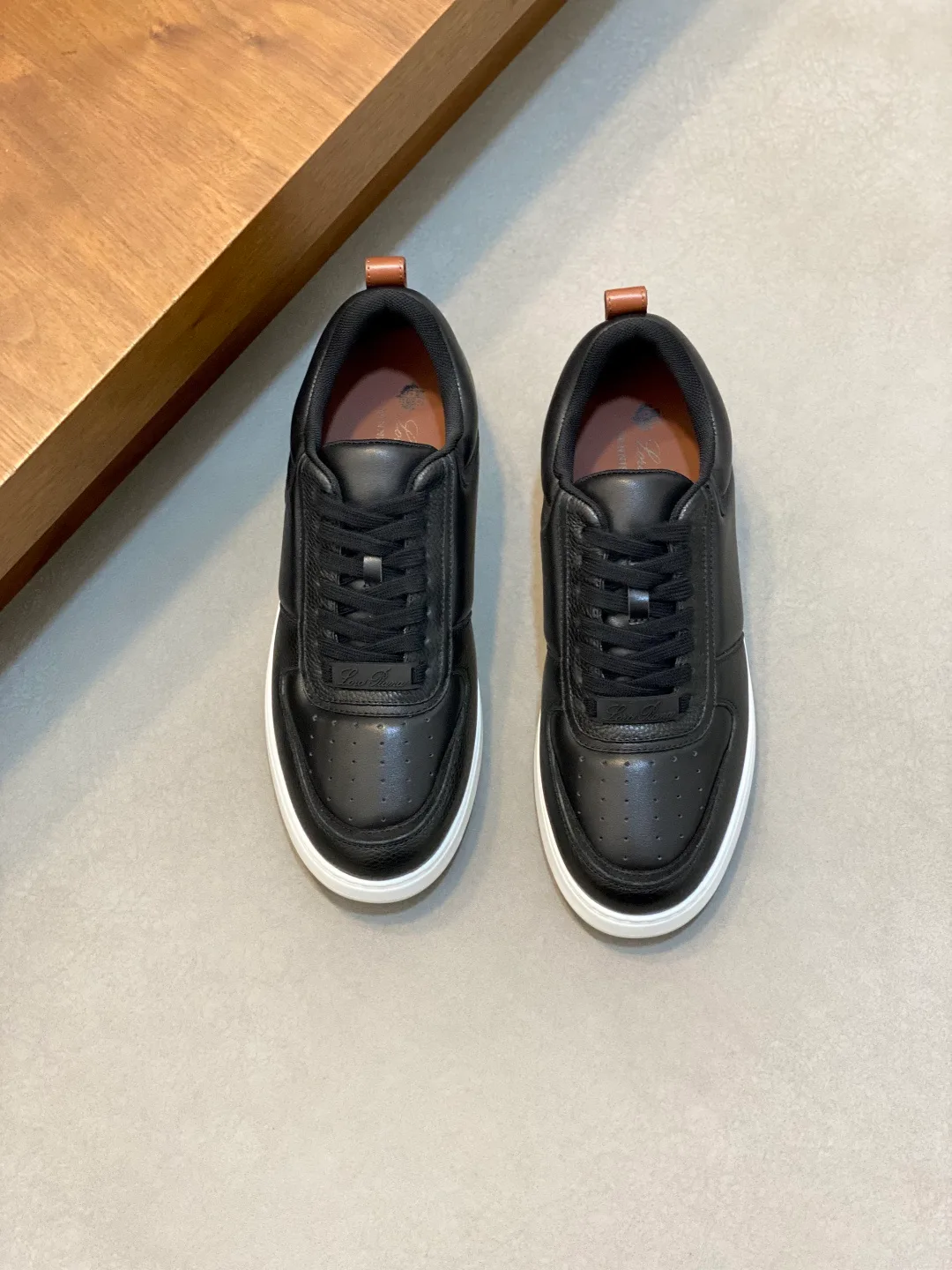 Men's Sneakers LORO PIANA 18079043