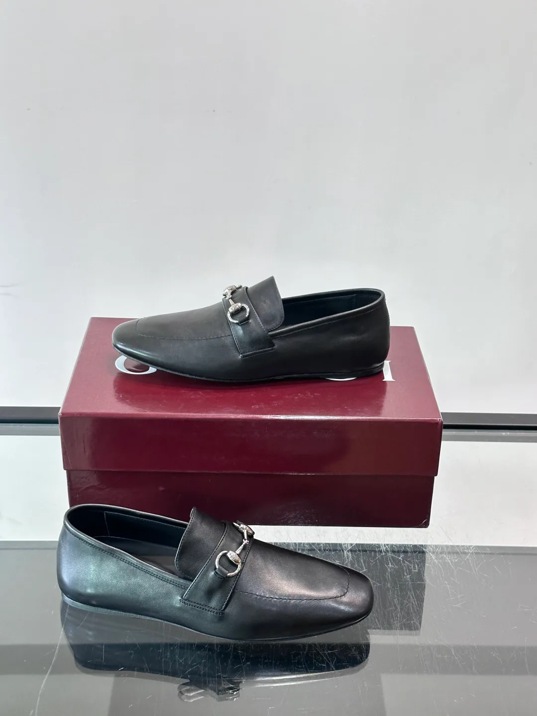 Men's Loafers And Dress Shoes GUCCI 17649825