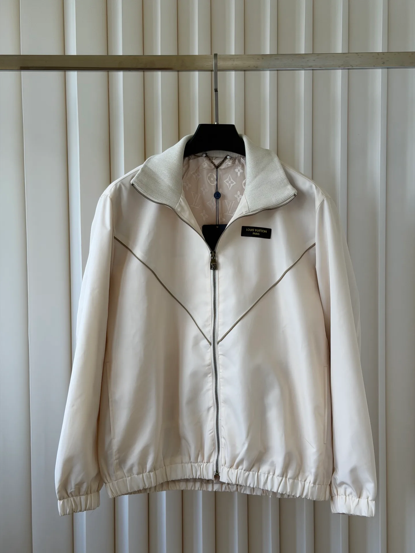 Women's Jackets And Down Jackets LOUIS VUITTON 17950103