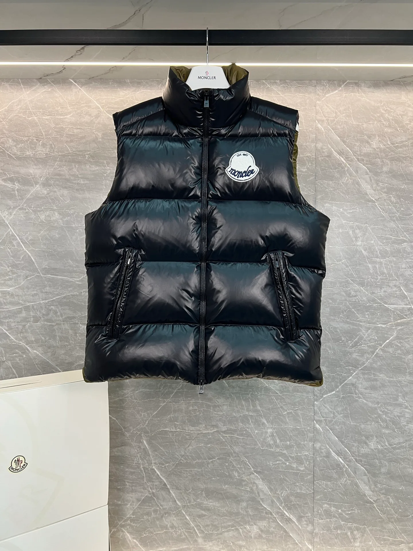 Жилеты Мужские Moncler 18599853