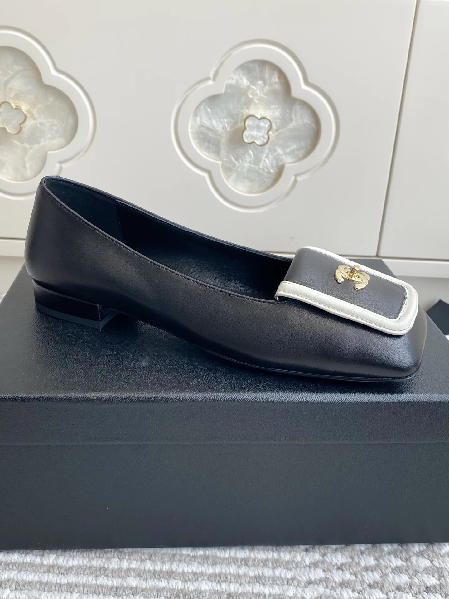 Women's Ballet Flats CHANEL 16932211