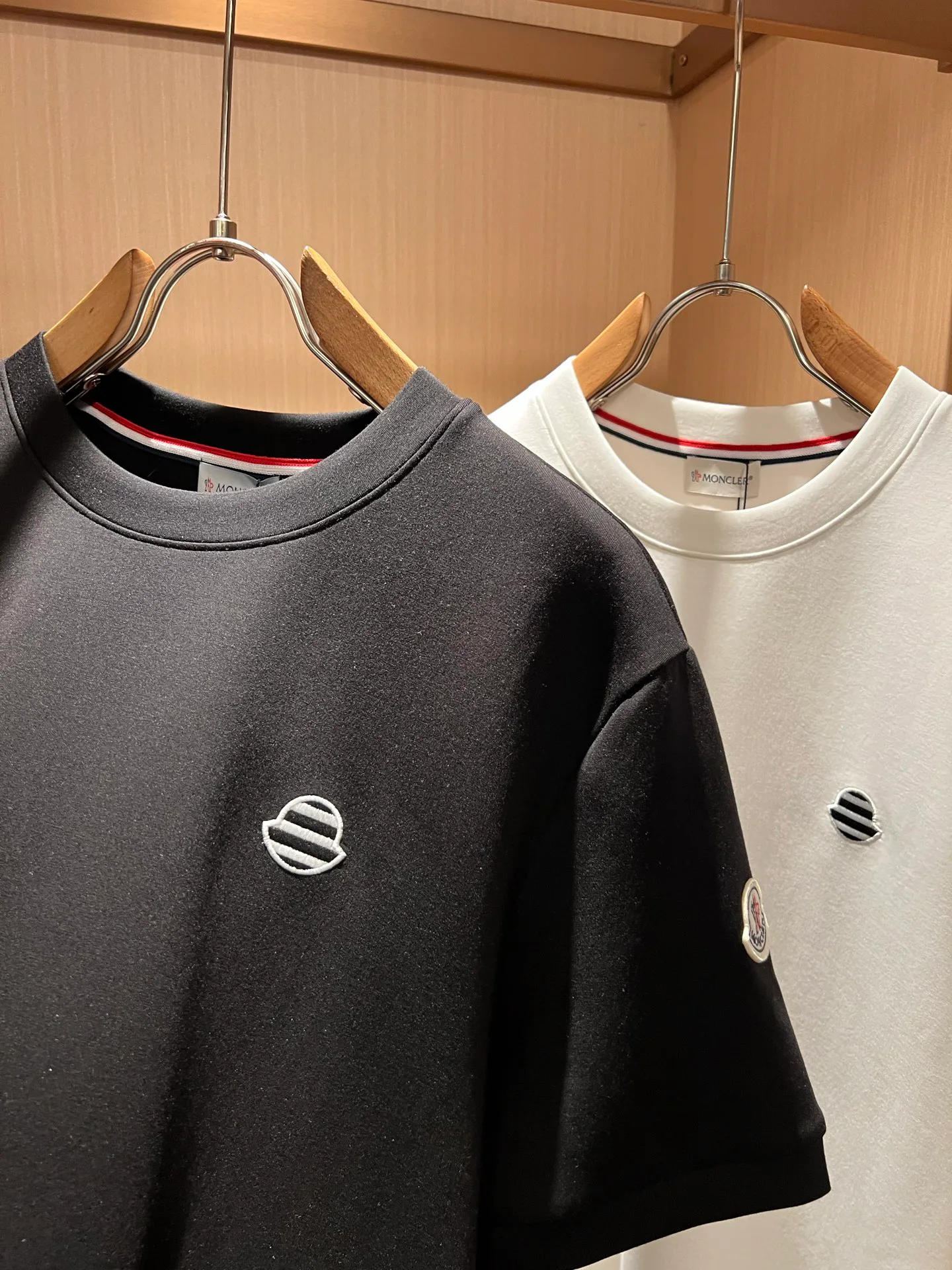 Men's T-Shirts MONCLER 18519543