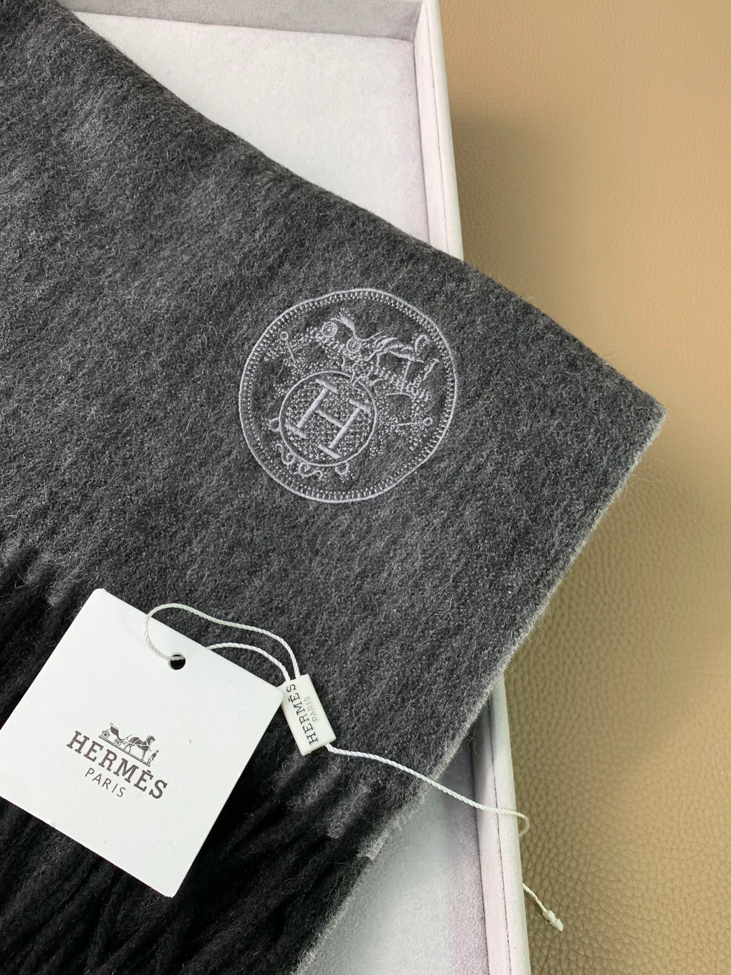 Scarves HERMES 18105094