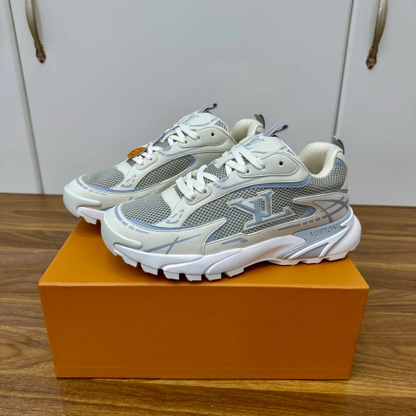 Men's Sneakers LOUIS VUITTON 17477023