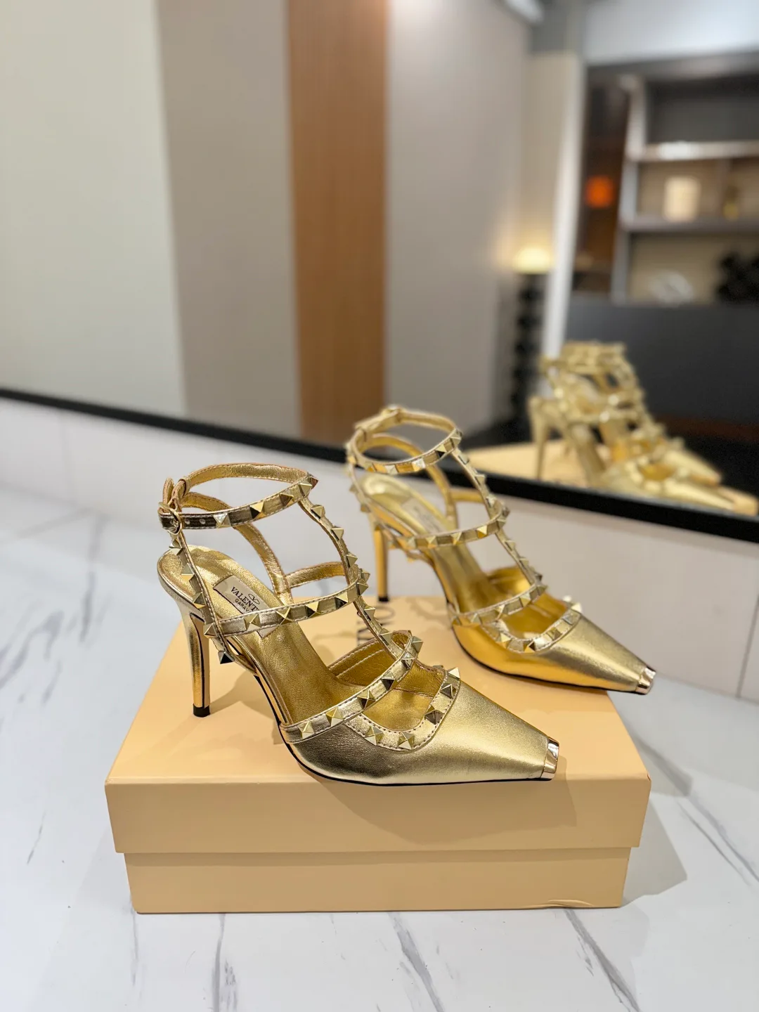Women's Open-Toe Sandals VALENTINO 17366650