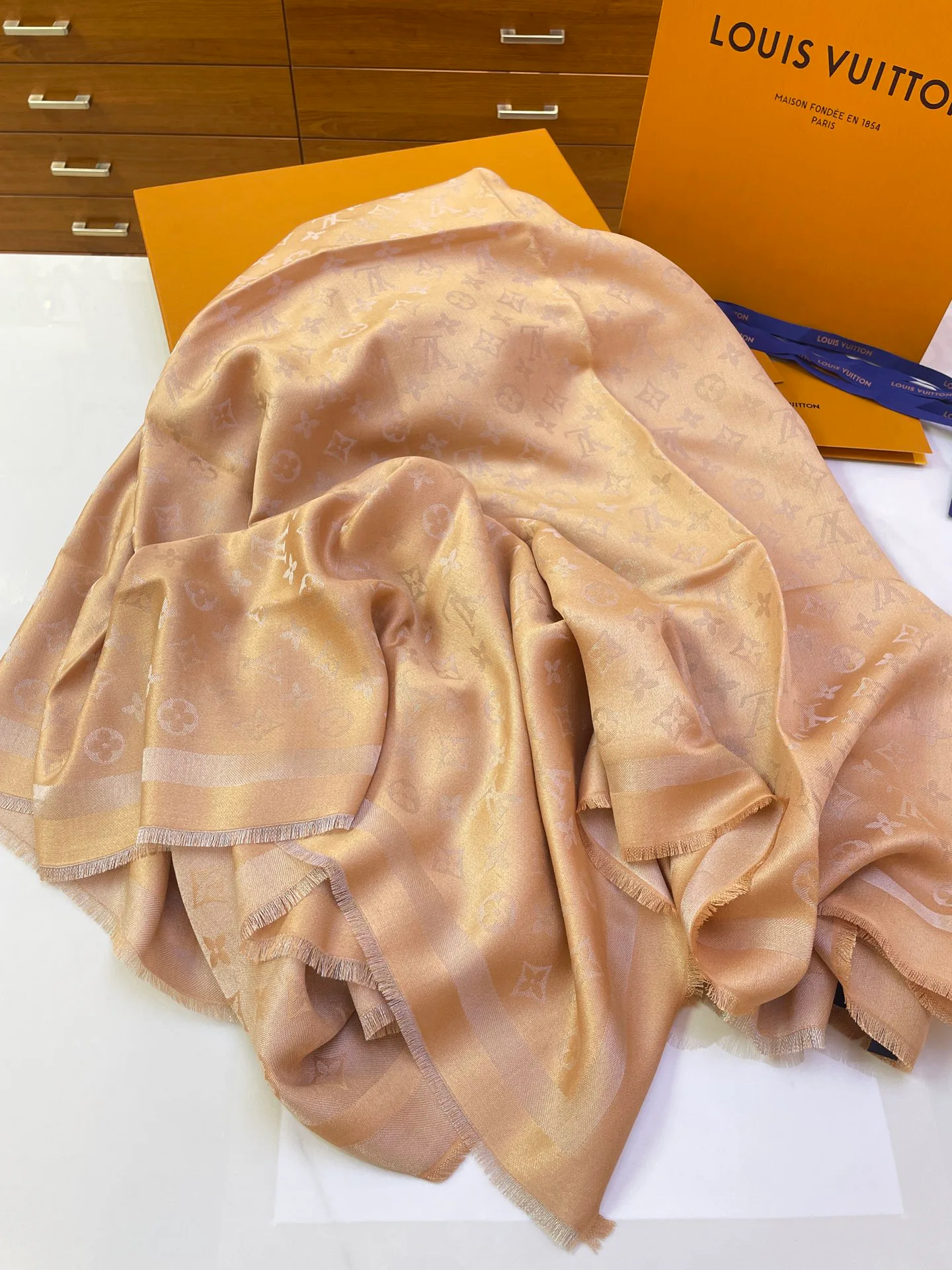 Scarves LOUIS VUITTON 17898730