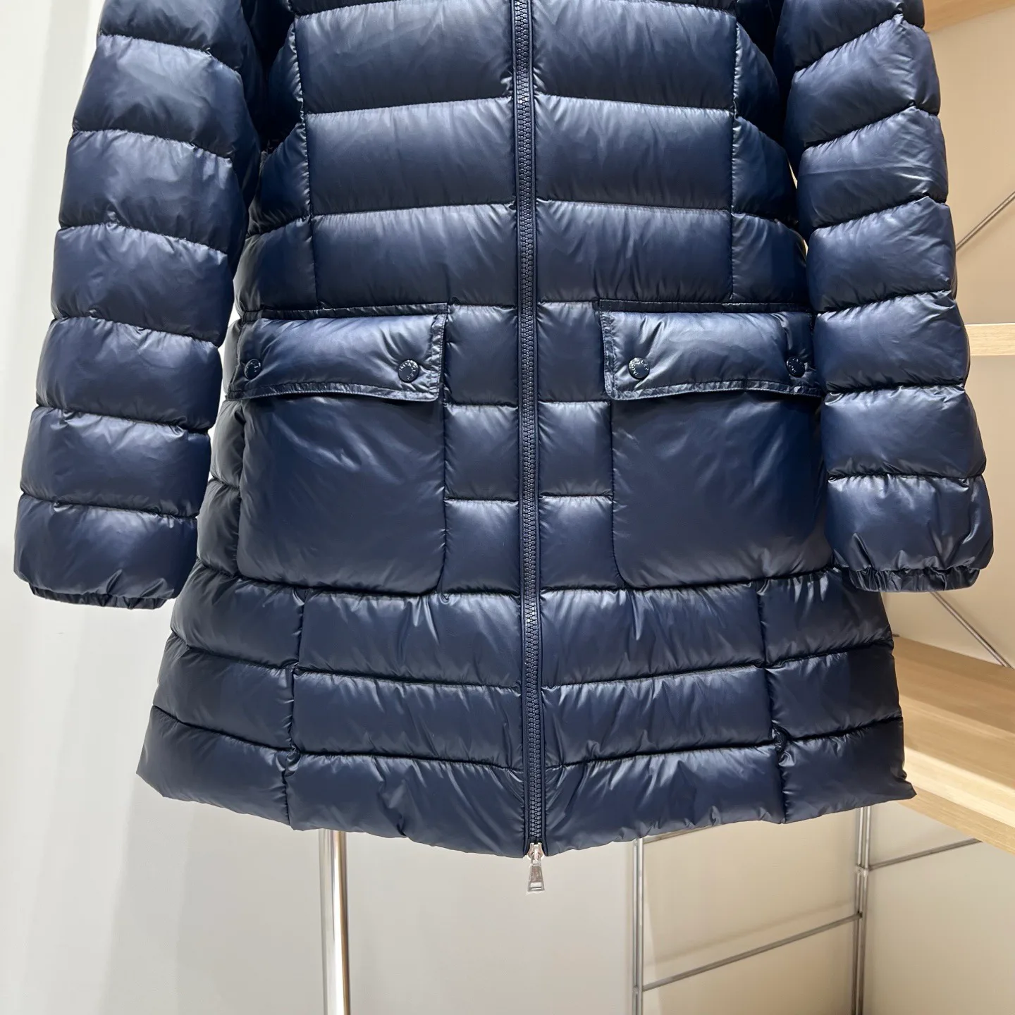 Women's Jackets And Down Jackets MONCLER 18284058