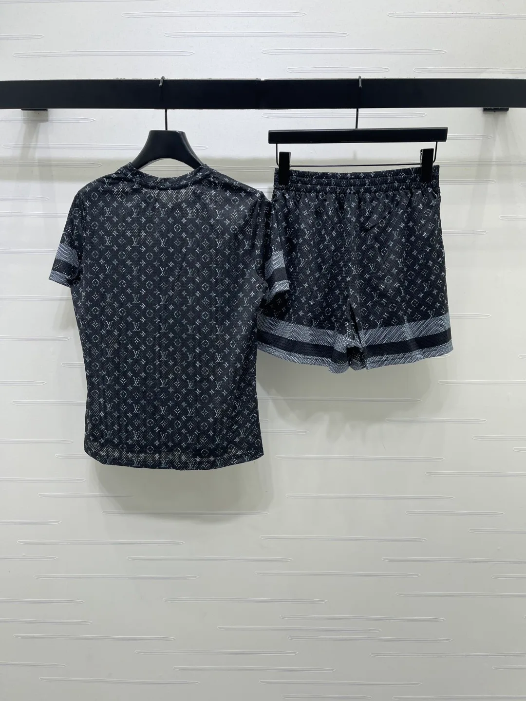 Women's T-Shirts LOUIS VUITTON 17361198