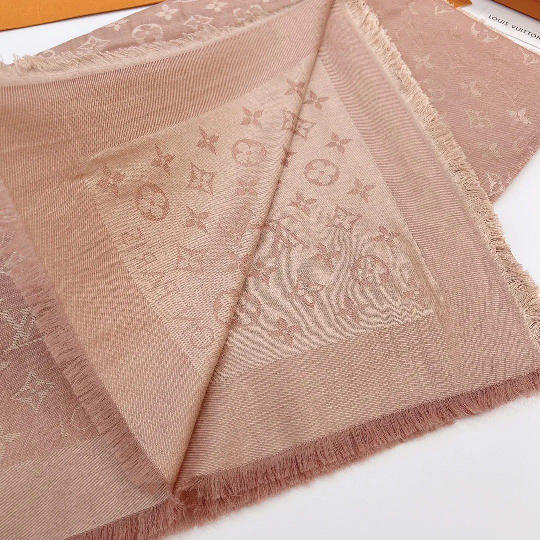 Scarves LOUIS VUITTON 18267577