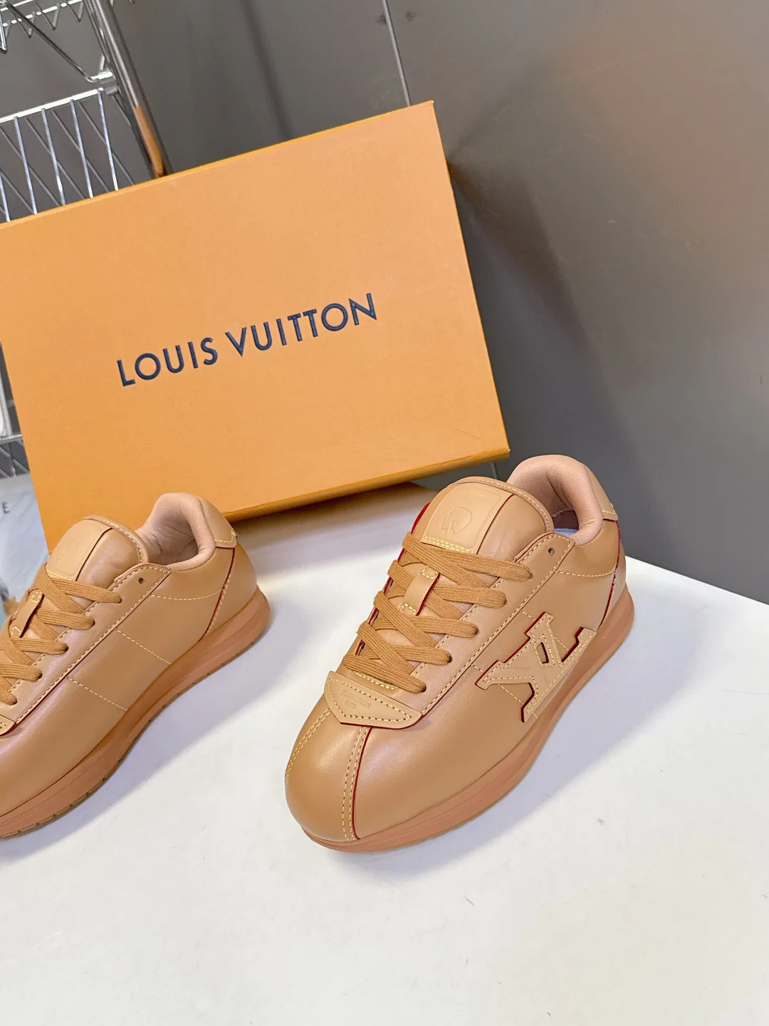 Women's Sneakers LOUIS VUITTON 18005435