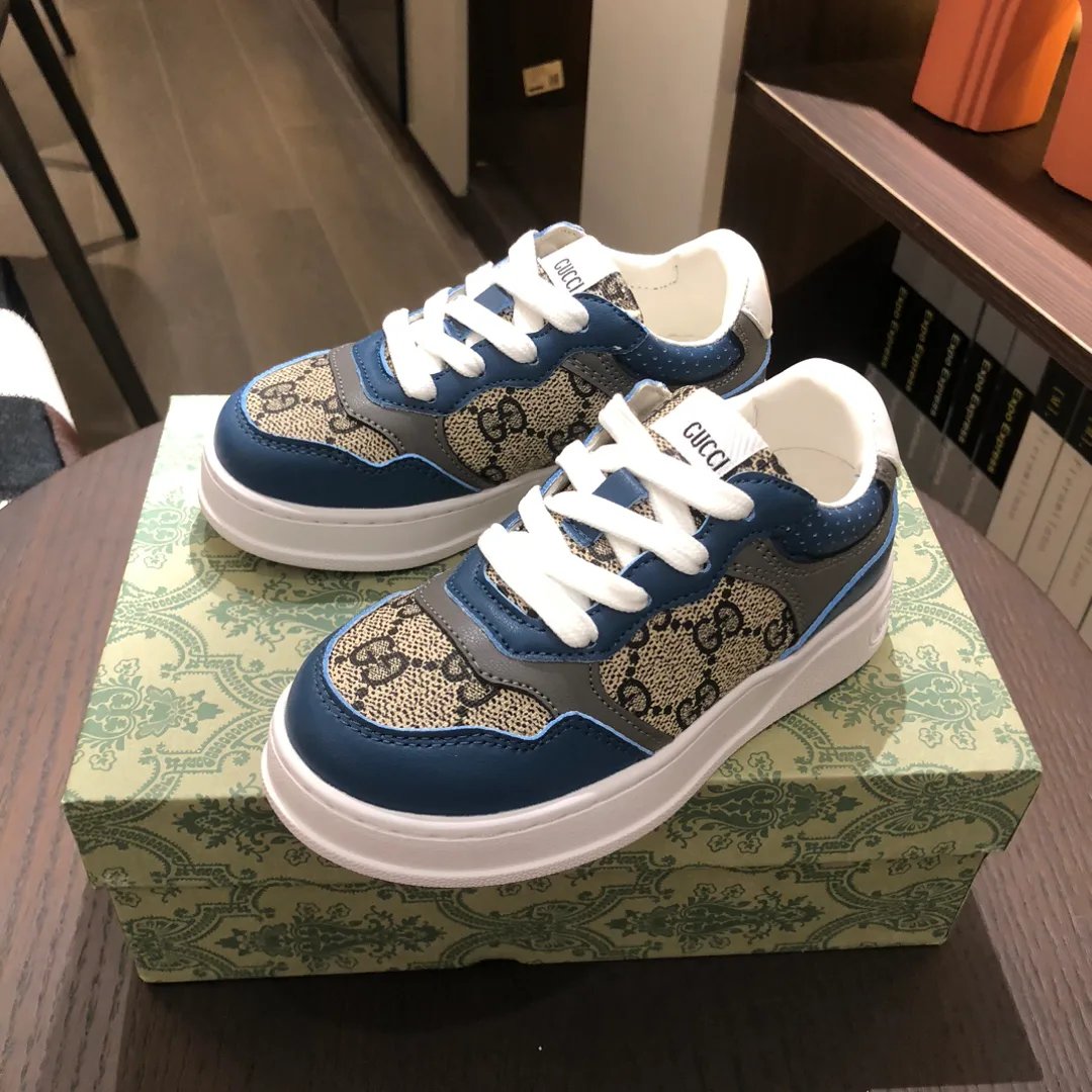 Women's Sneakers GUCCI 18445135