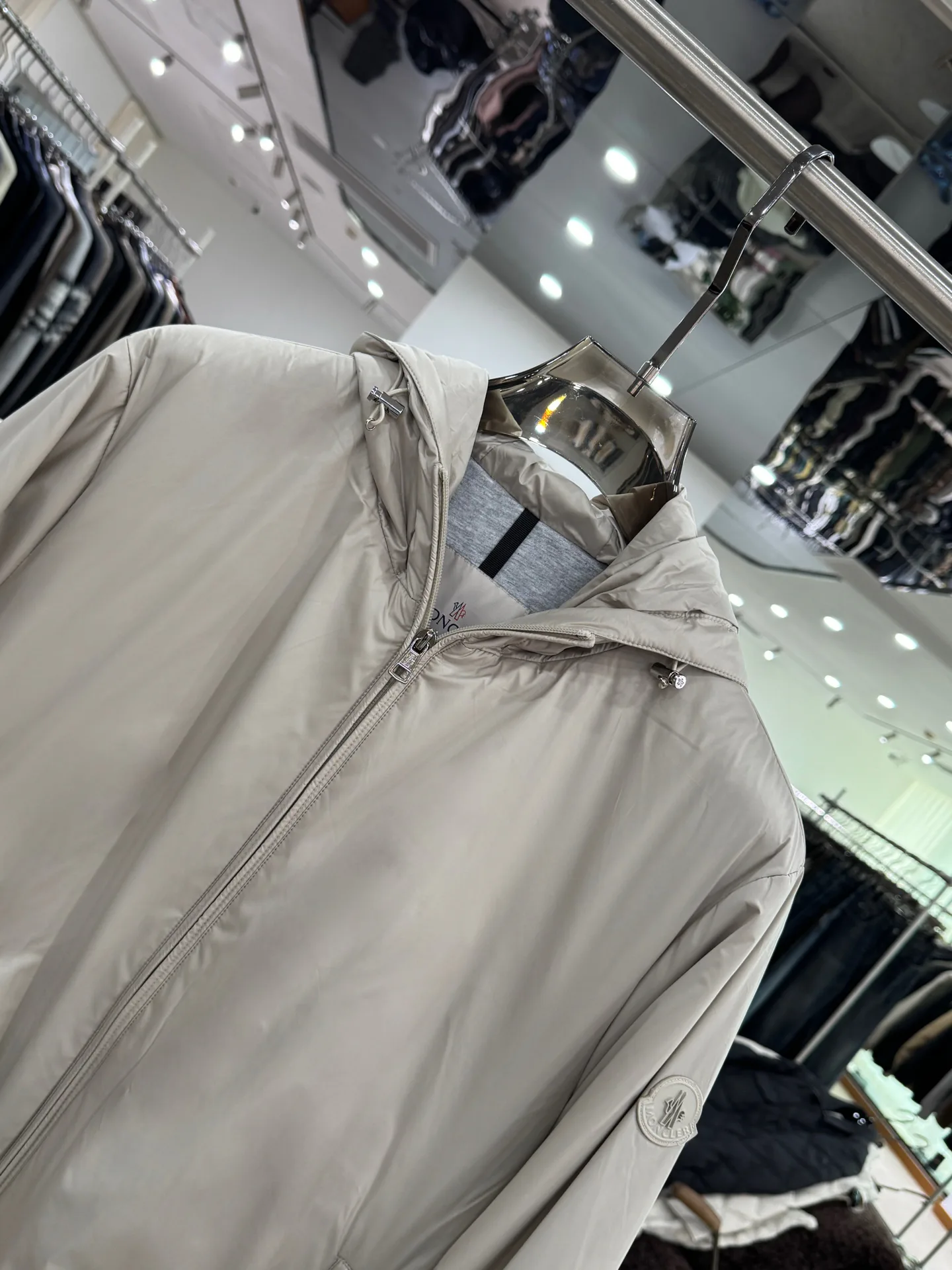 Men's Jackets And Down Jackets MONCLER 18084262