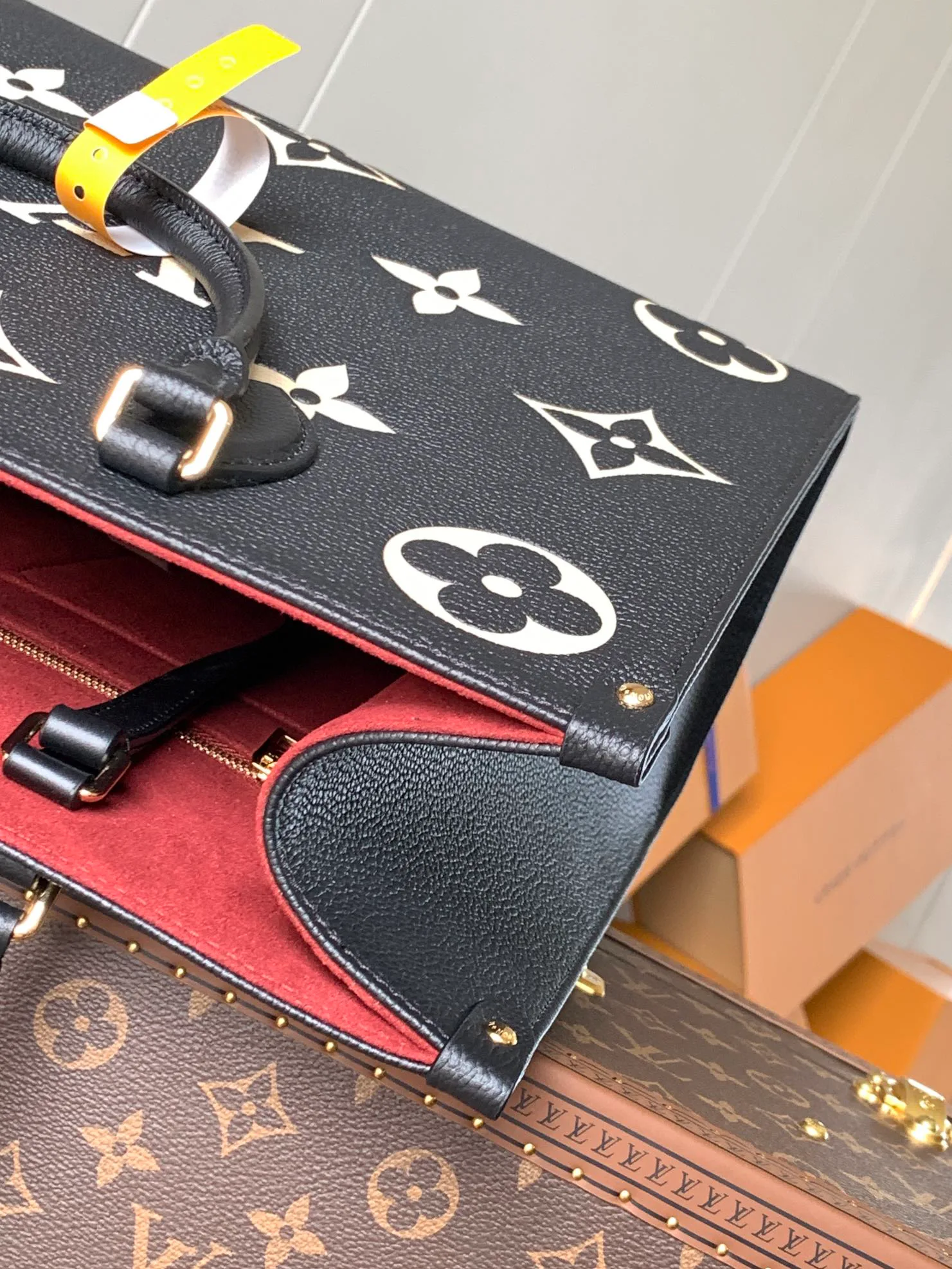 Women's Classic Handbags LOUIS VUITTON 18148127