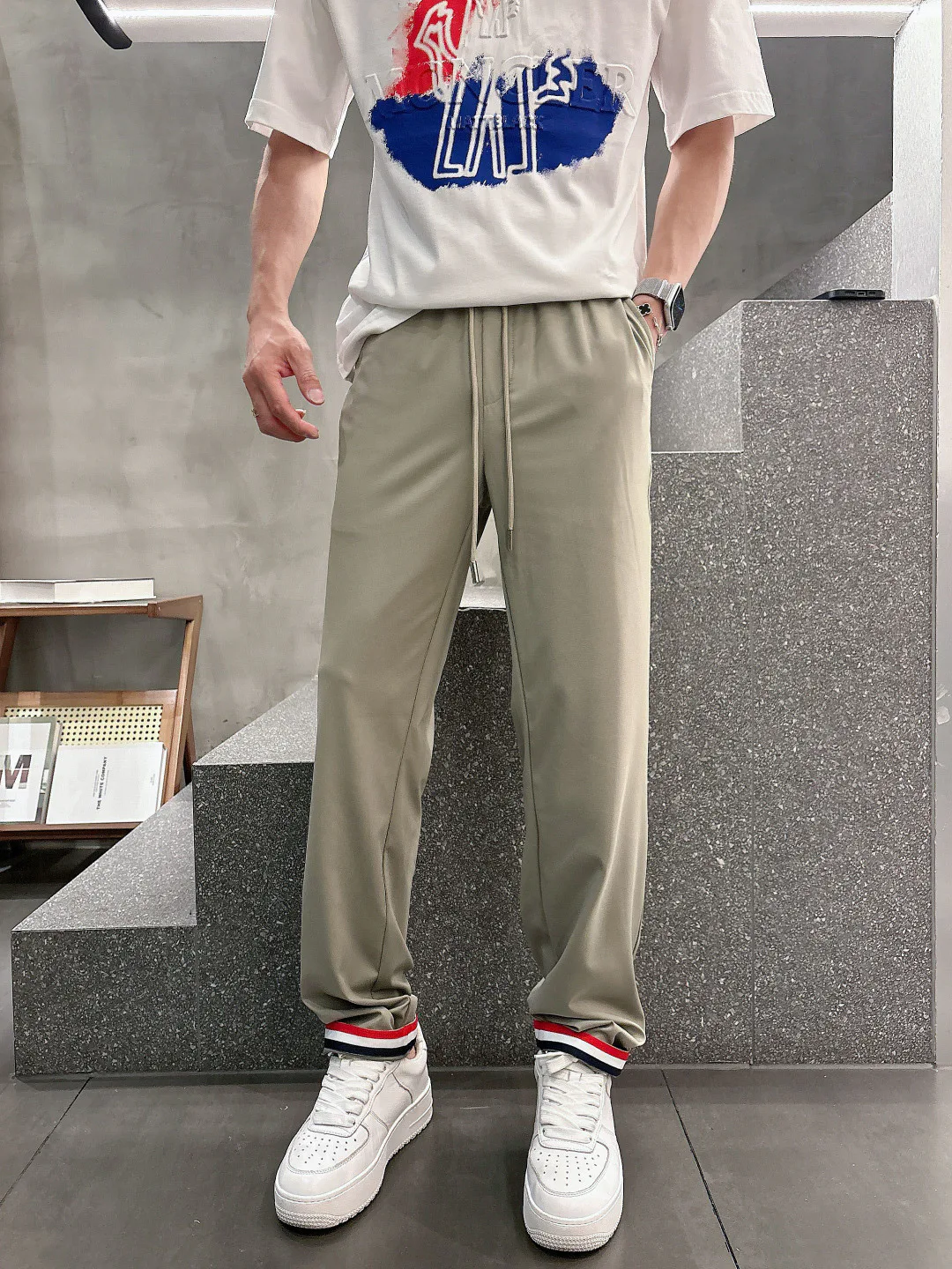 Men's Trousers MONCLER 18097668