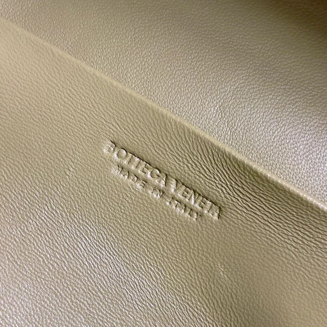 Women's Shoulder Bags BOTTEGA VENETA 18367449