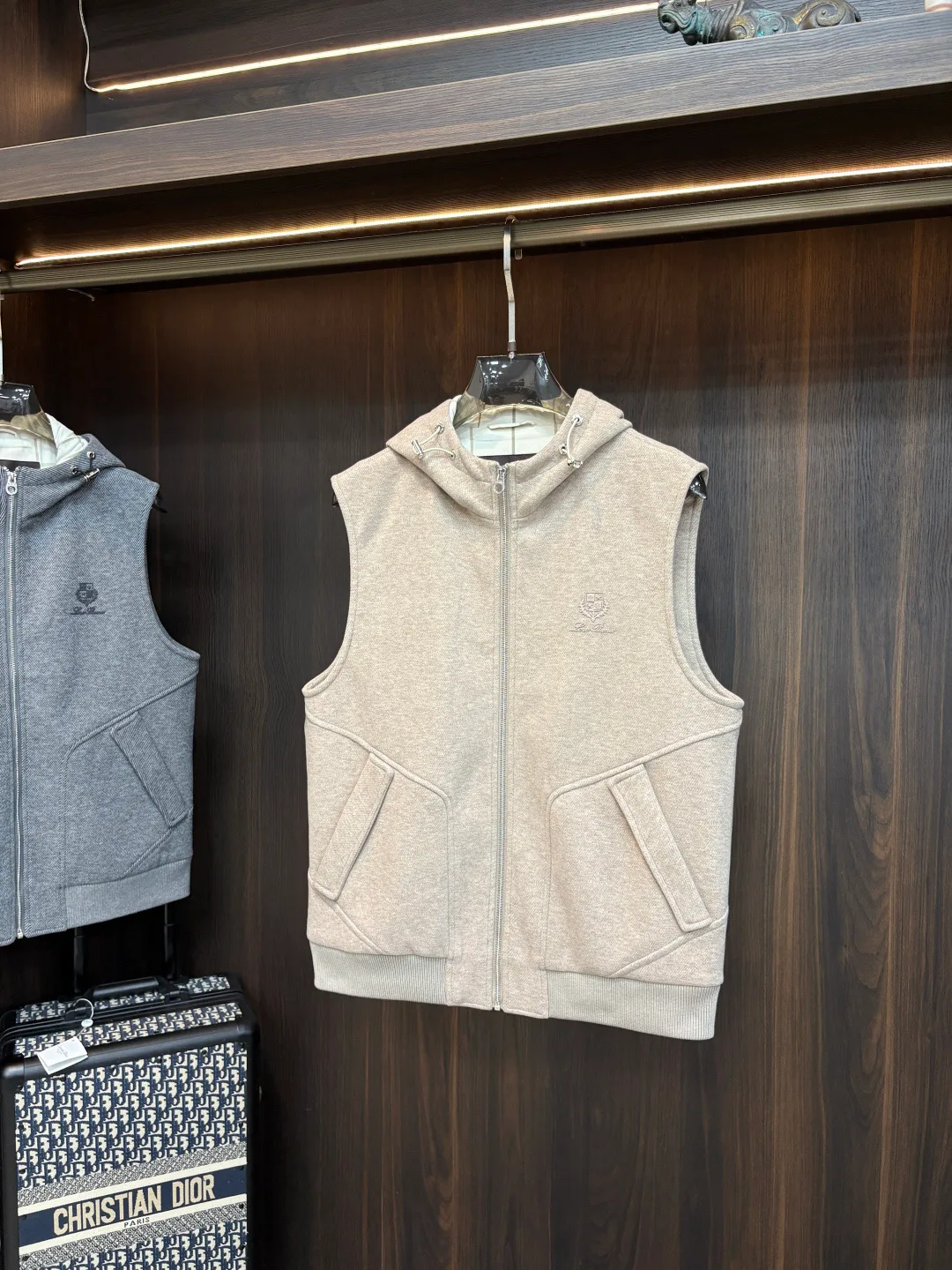Men's Vests LORO PIANA 18140462