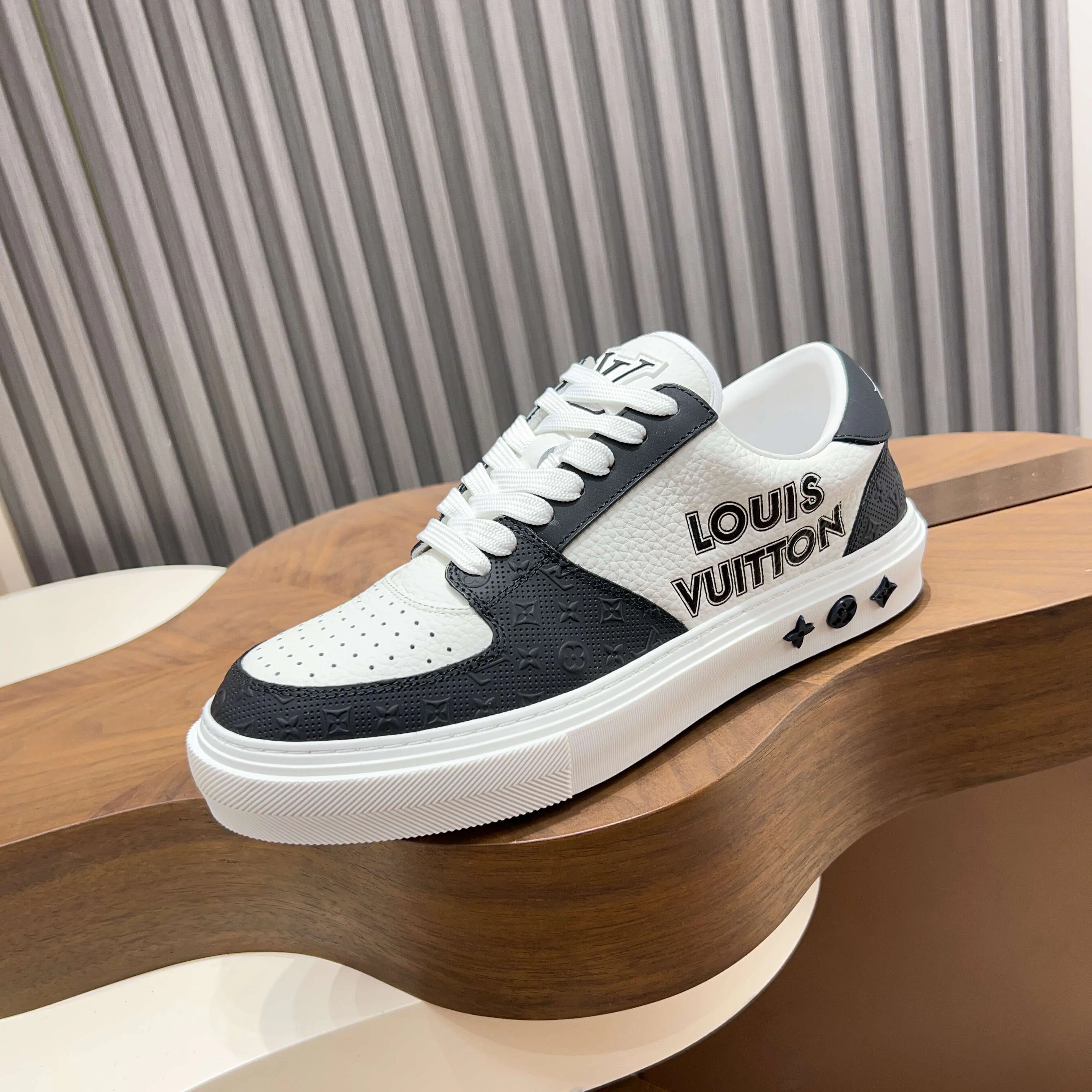 Men's Sneakers LOUIS VUITTON 17921399