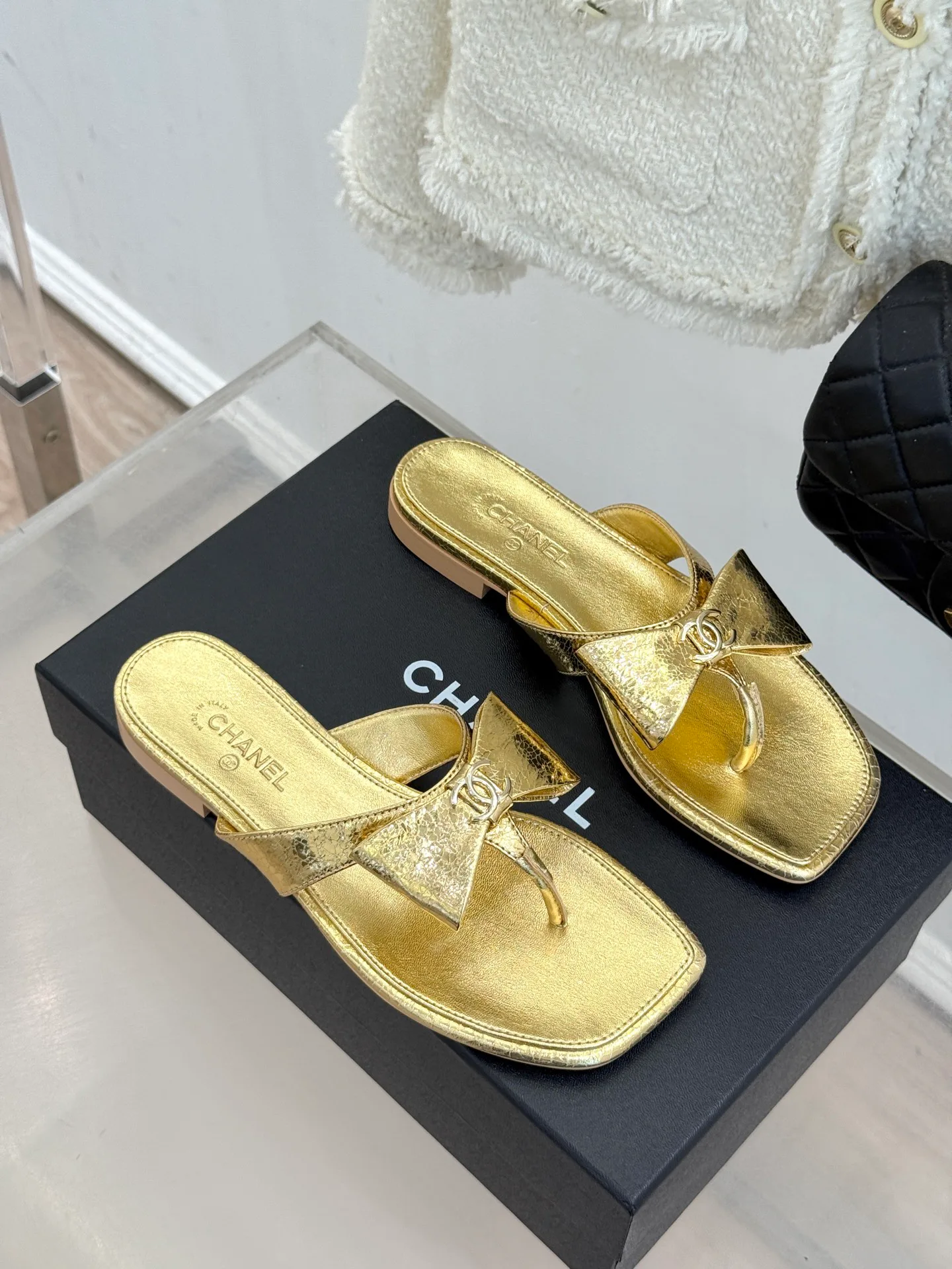 Women's Flip-Flops CHANEL 16965748
