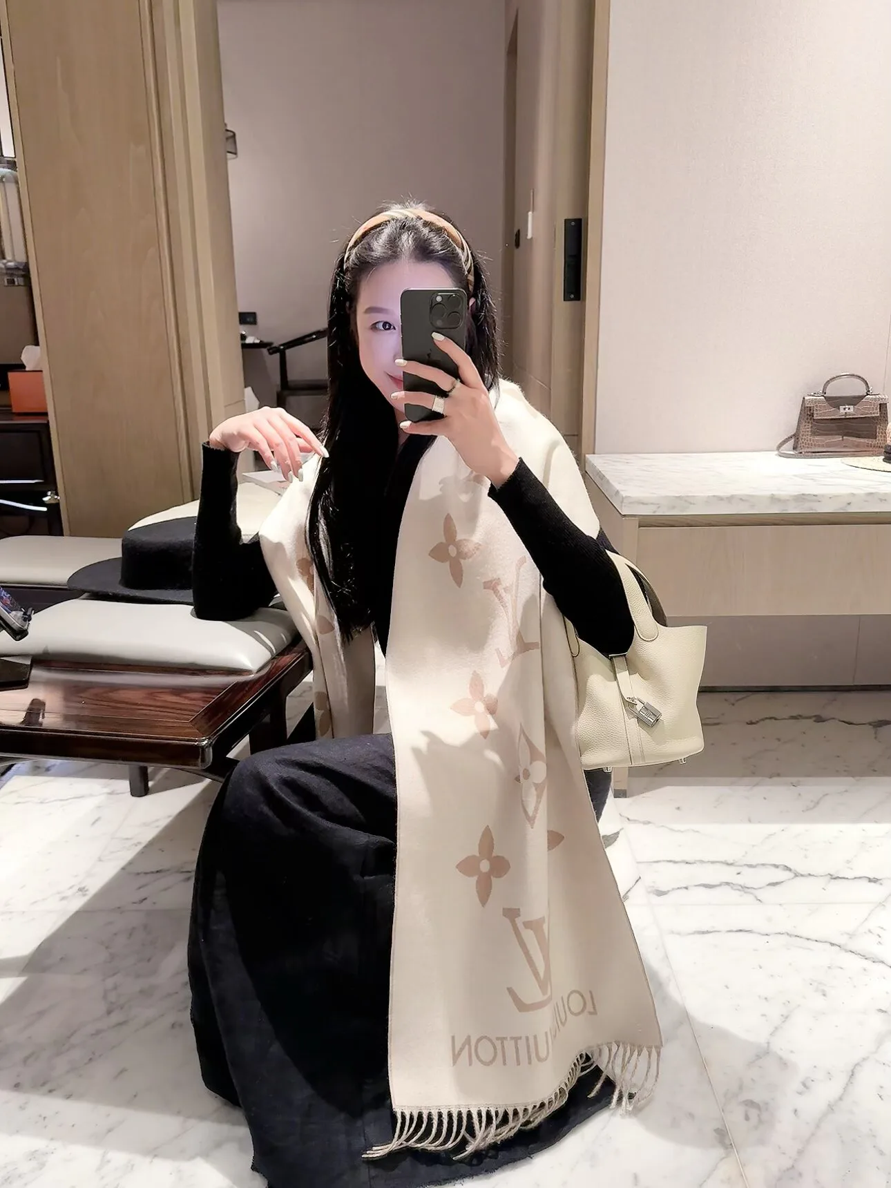 Scarves LOUIS VUITTON 18450156