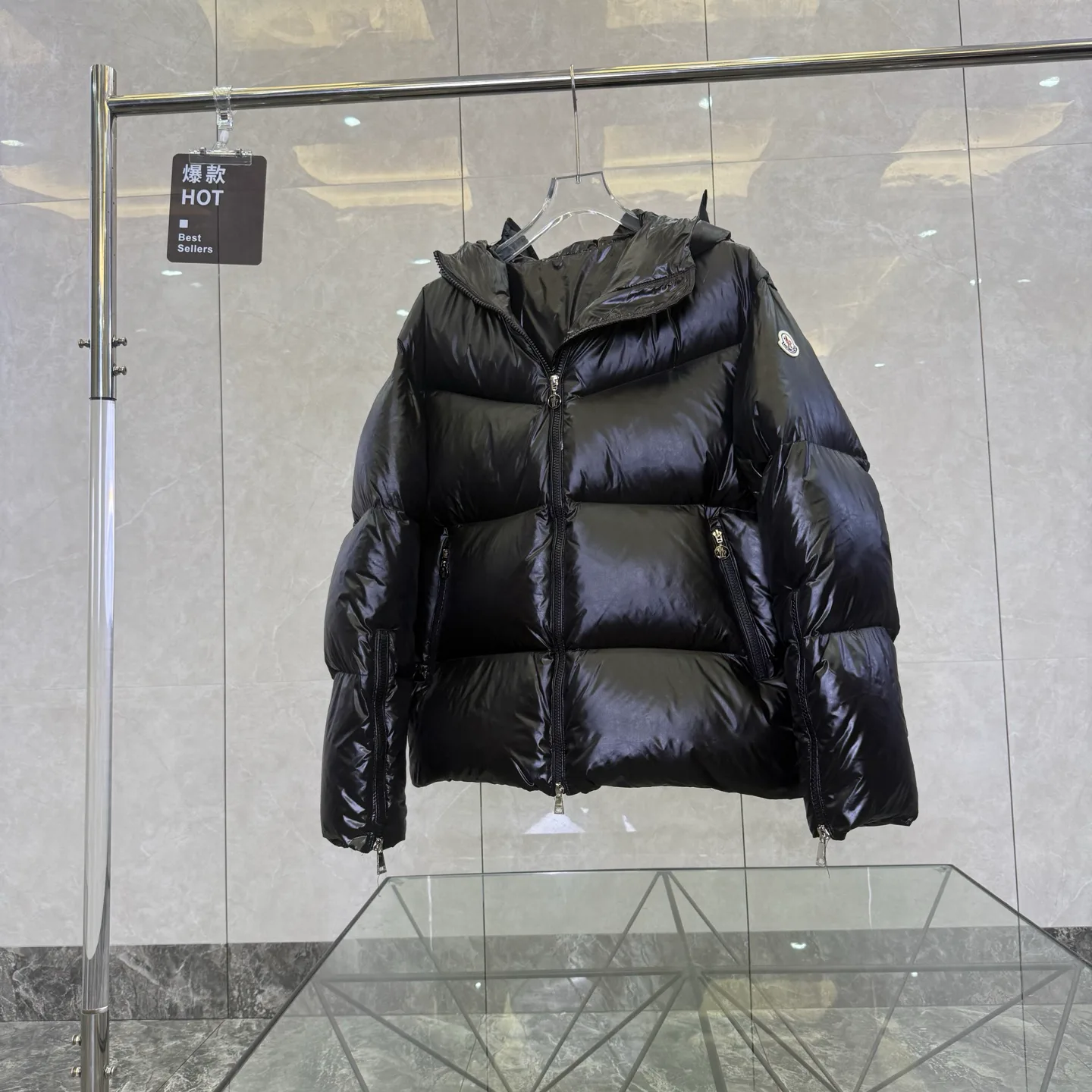 Women's Jackets And Down Jackets MONCLER 18391716