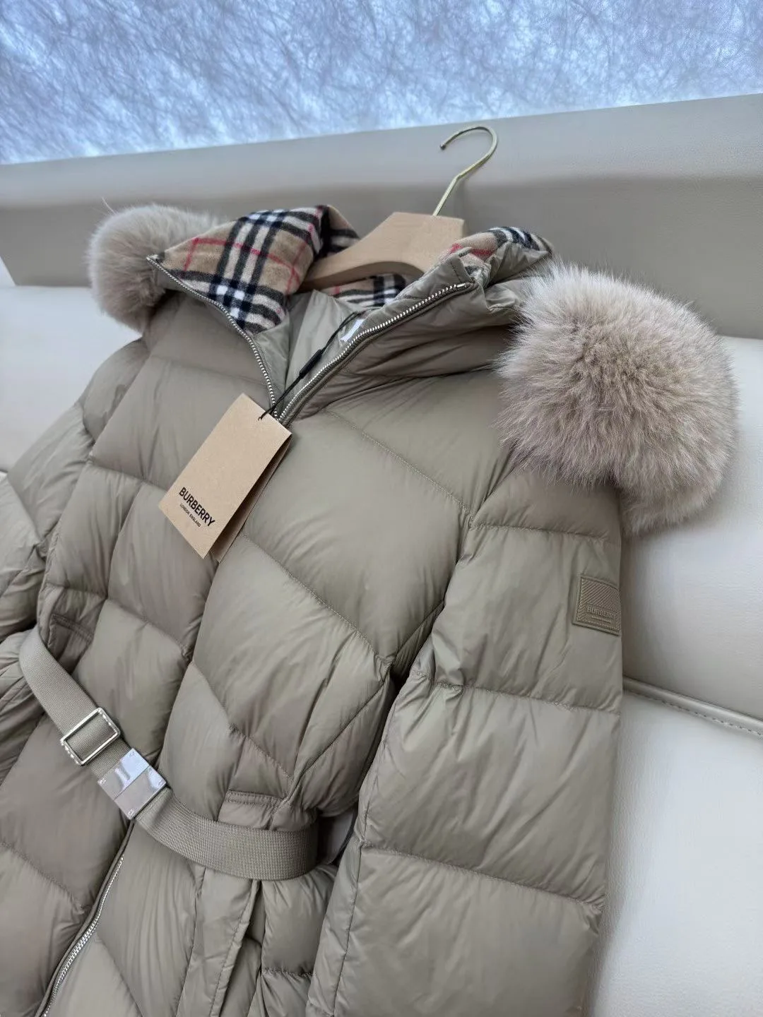 Women's Jackets And Down Jackets BURBERRY 18043117