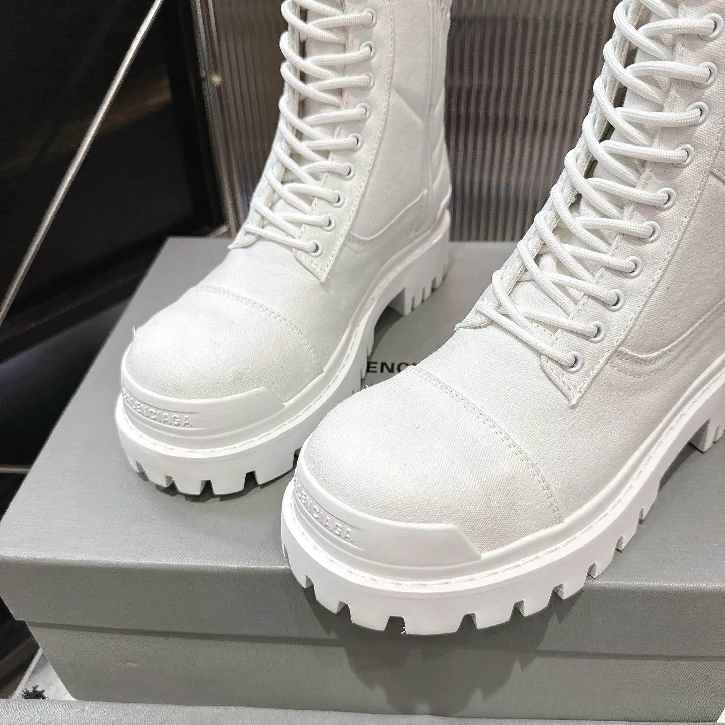 Ботинки Мужские Balenciaga 18598038