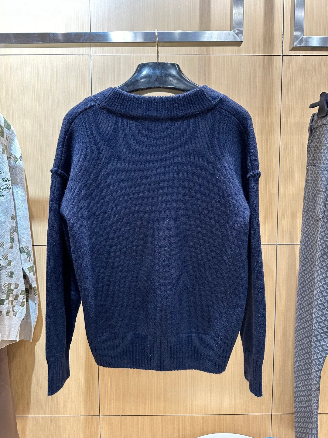 Men's Jumpers And Sweaters AMI PARIS 17802534