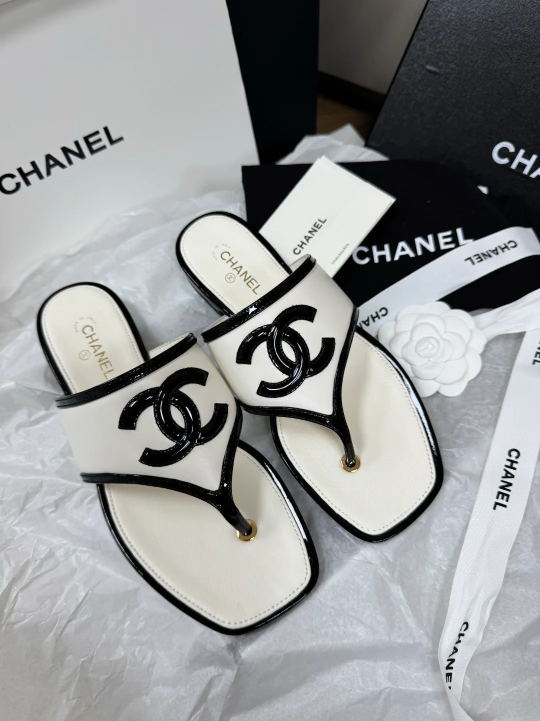 Women's Flip-Flops CHANEL 17860411