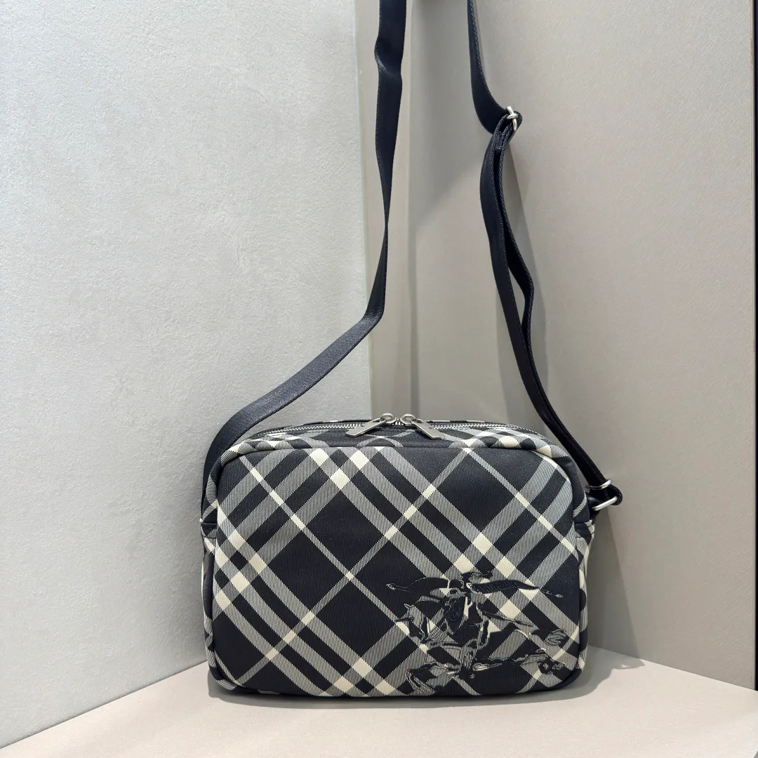 Women's Shoulder Bags BURBERRY 17949141