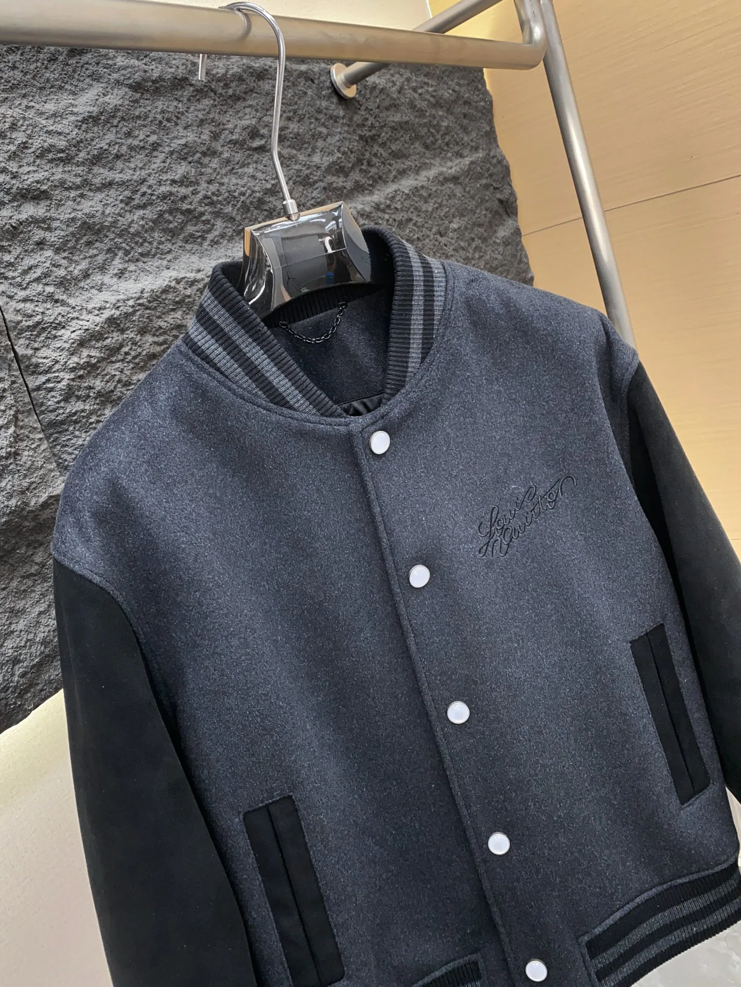 Men's Jackets And Down Jackets LOUIS VUITTON 17952140