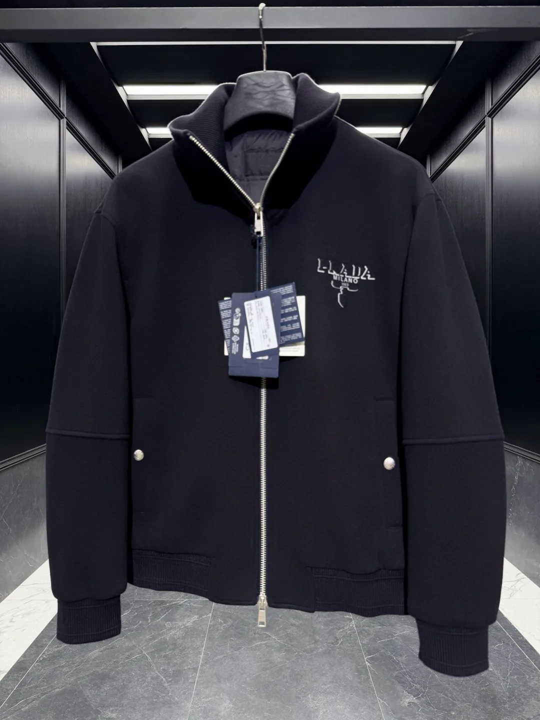 Куртки И Пуховики Мужские Prada 18596140