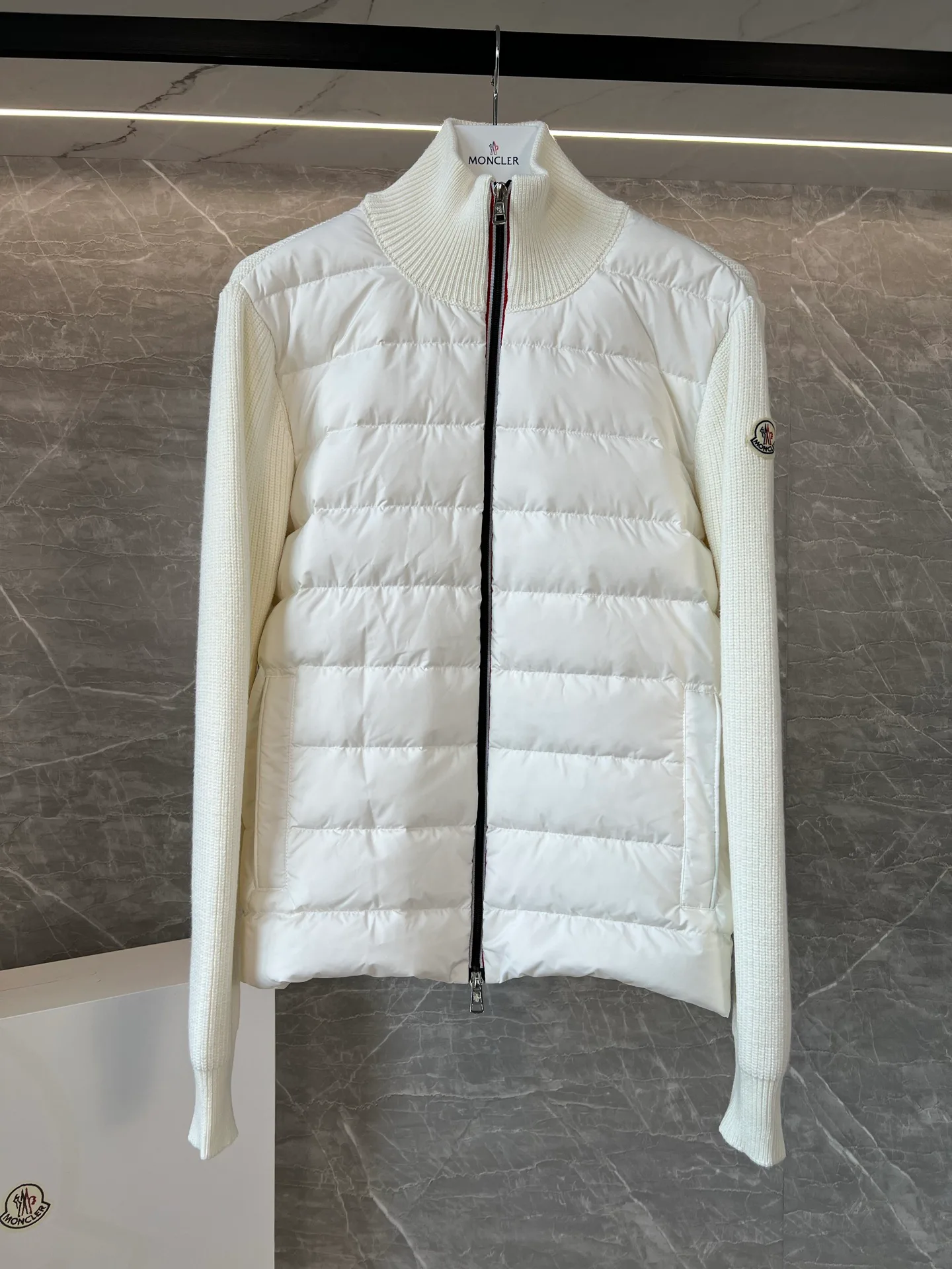 Куртки И Пуховики Женские Moncler 18599797