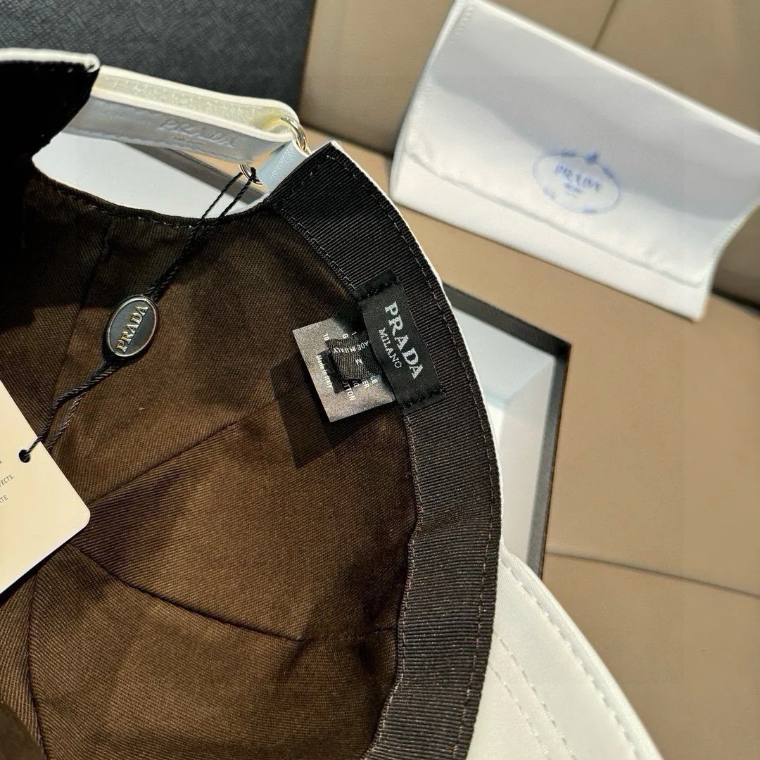 Hats PRADA 17604797