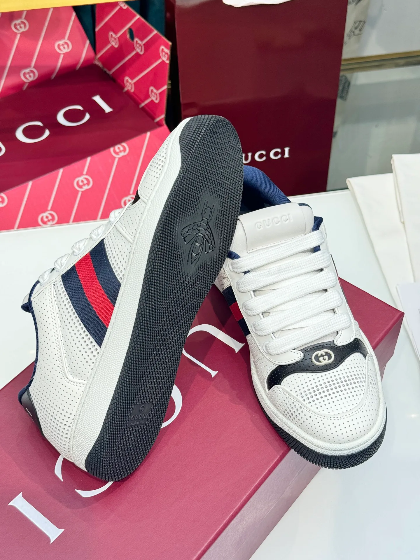 Women's Sneakers GUCCI 17946876