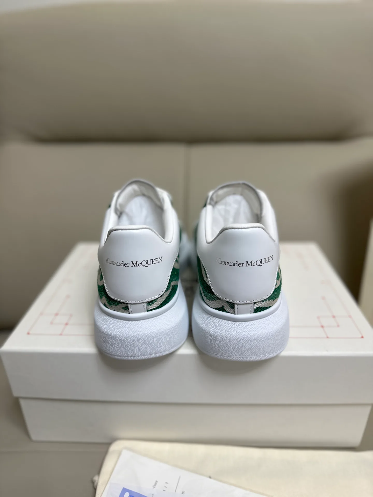 Кроссовки Женские Alexander Mcqueen 18616762