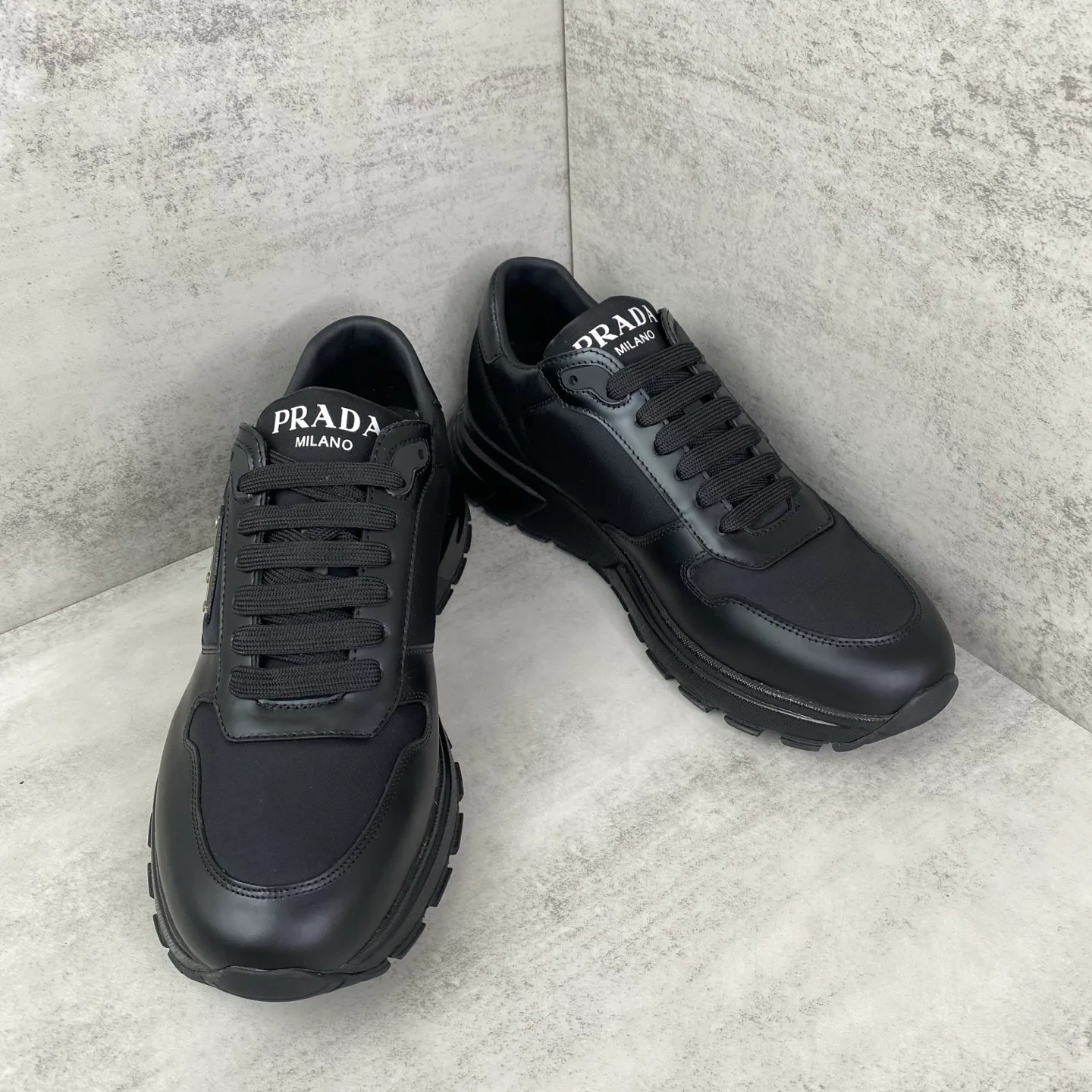 Men's Sneakers PRADA 18417490