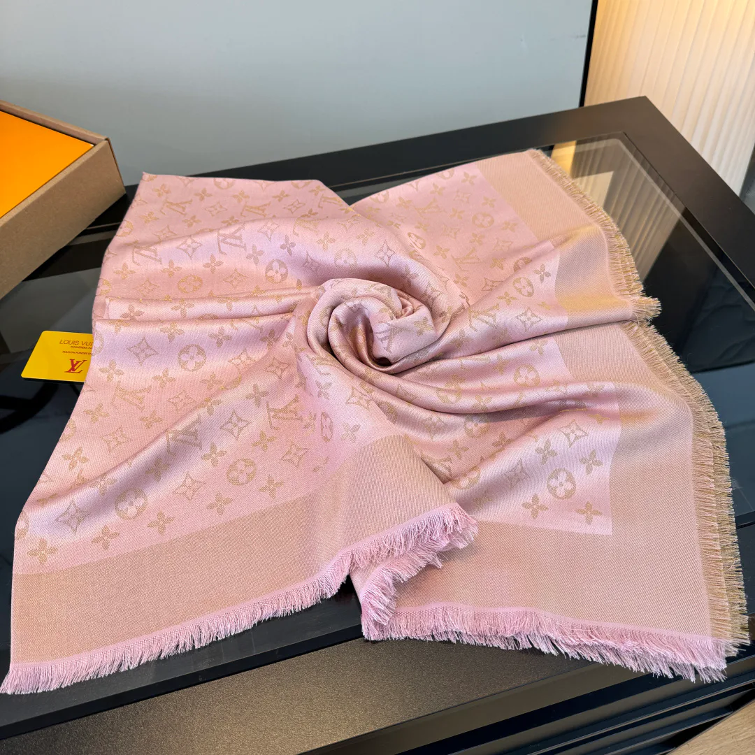 Scarves LOUIS VUITTON 18104871