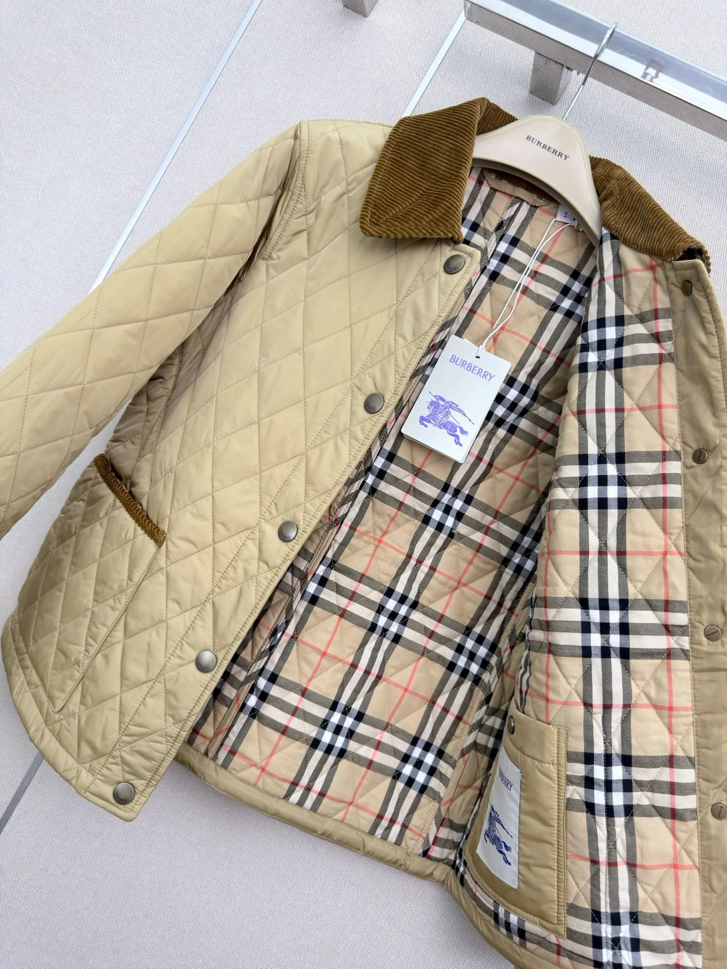 Women's Jackets And Down Jackets BURBERRY 18056787