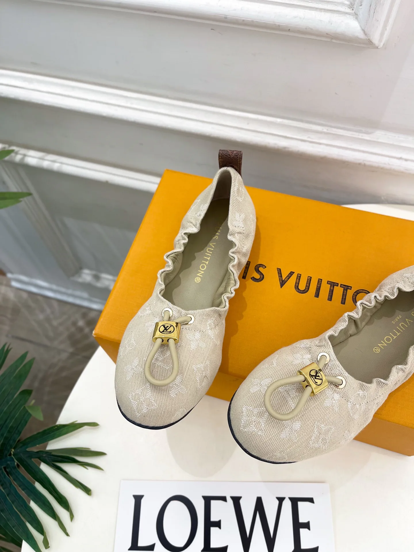 Women's Ballet Flats LOUIS VUITTON 17646562