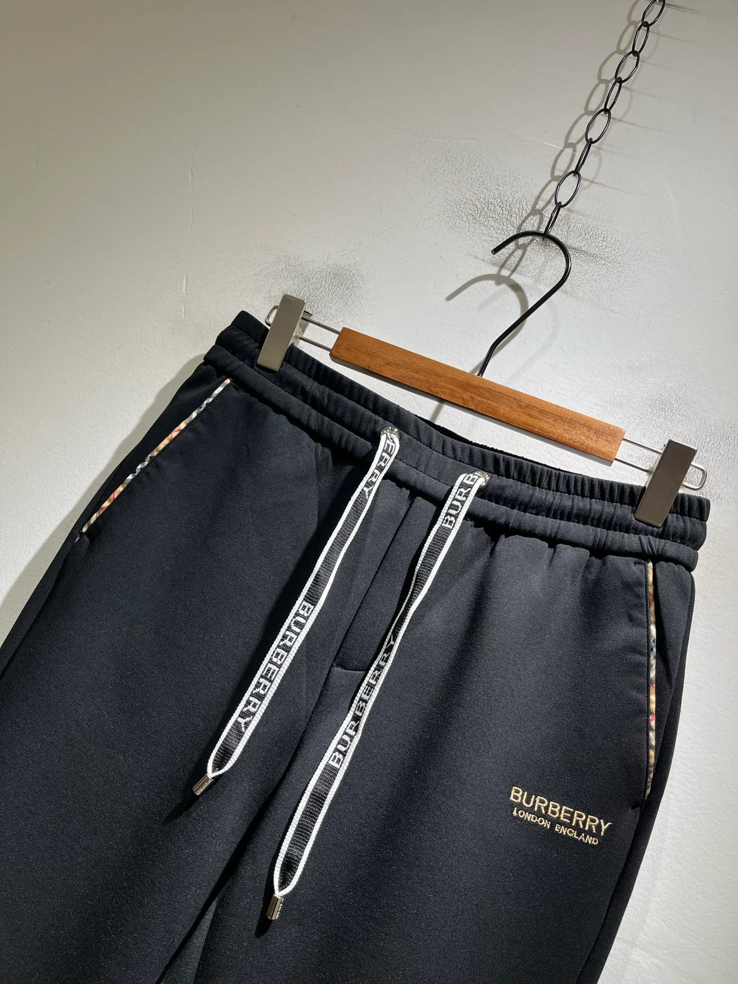 Men's Trousers BURBERRY 18343125