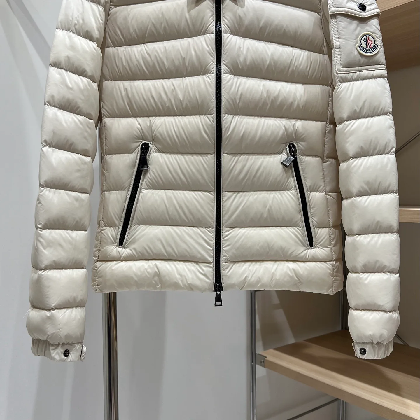 Women's Jackets And Down Jackets MONCLER 18336958